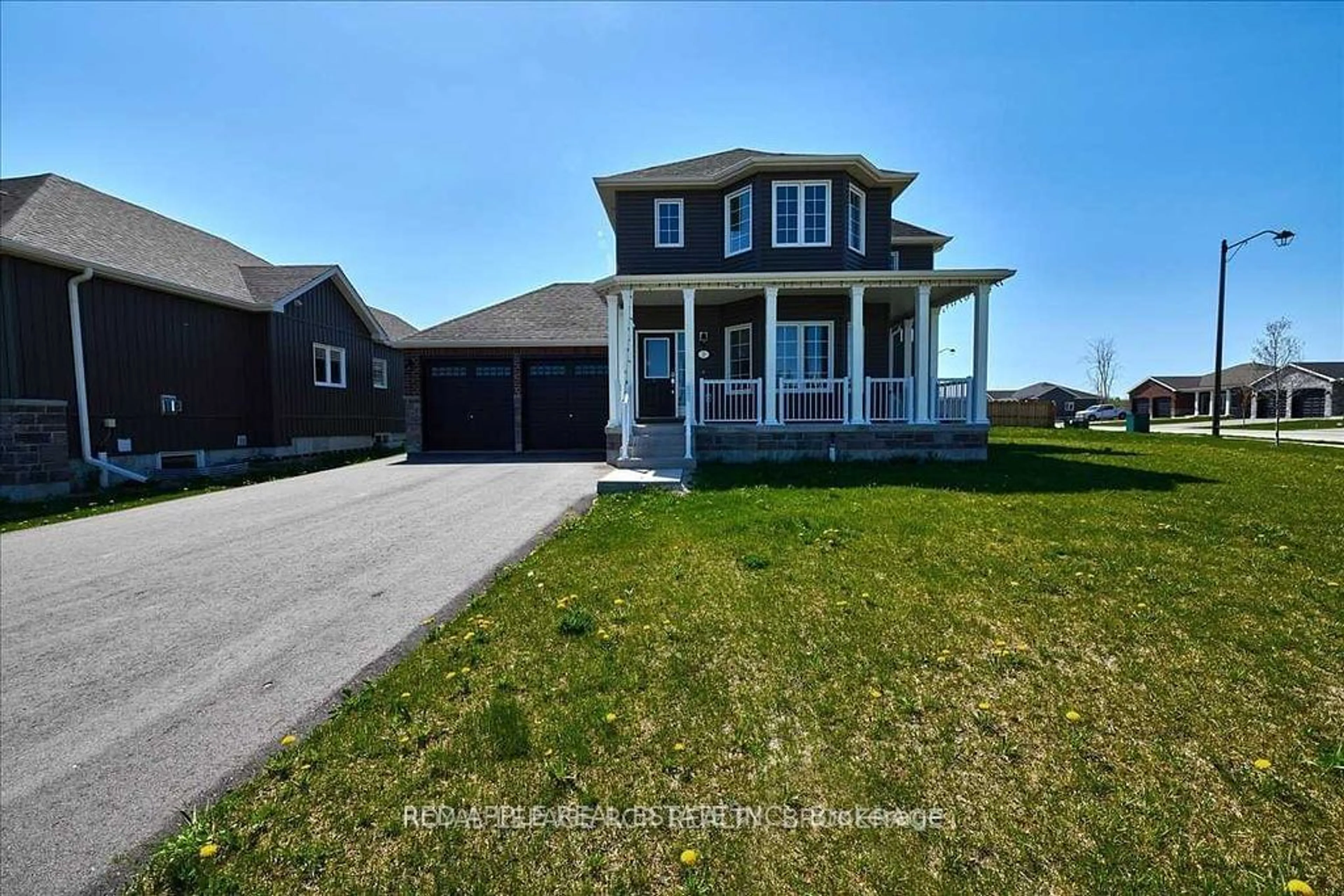 Frontside or backside of a home for 3 Beverly St, Springwater Ontario L0L 1P0