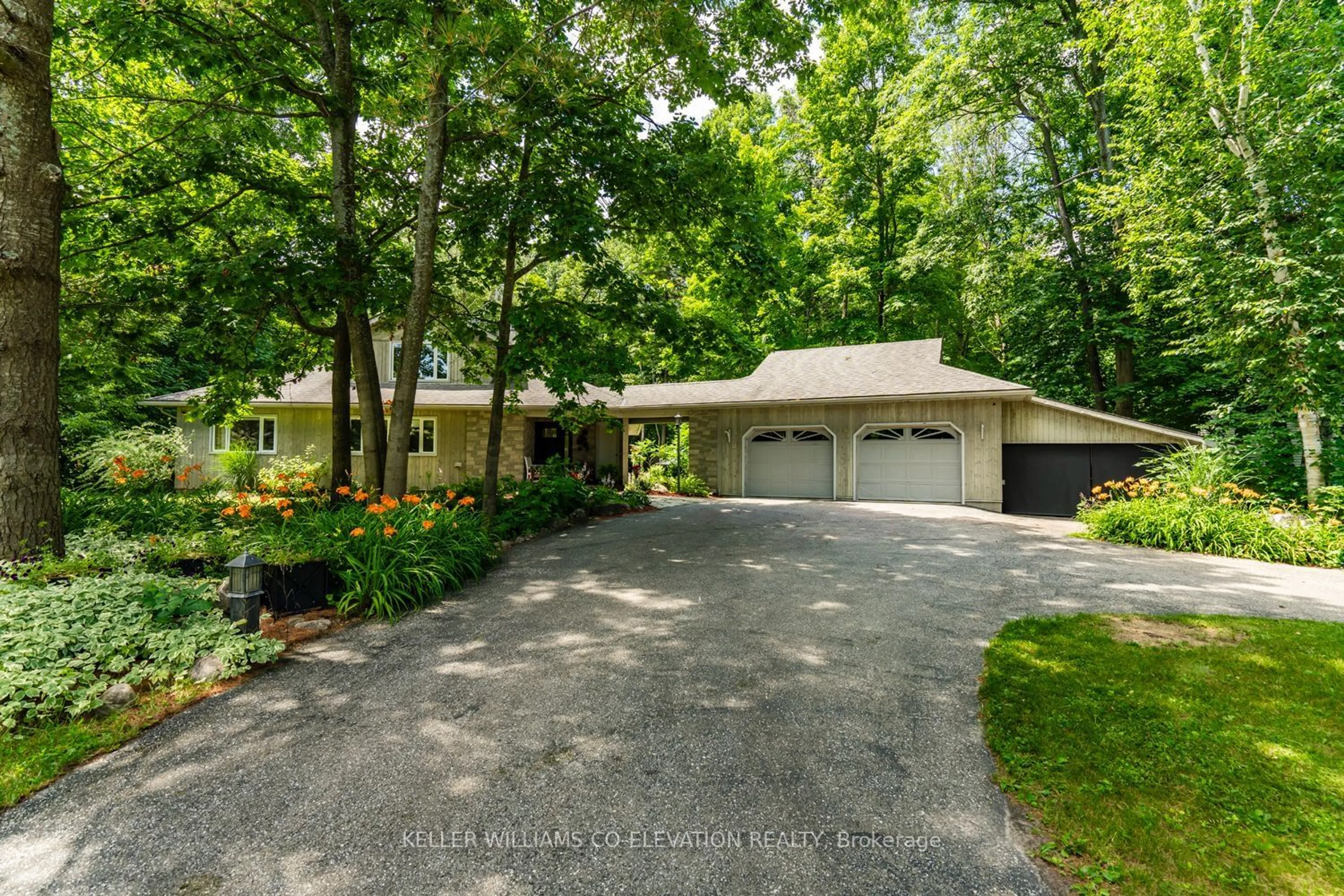 Patio for 1450 Margaret Cres, Penetanguishene Ontario L9M 2B3