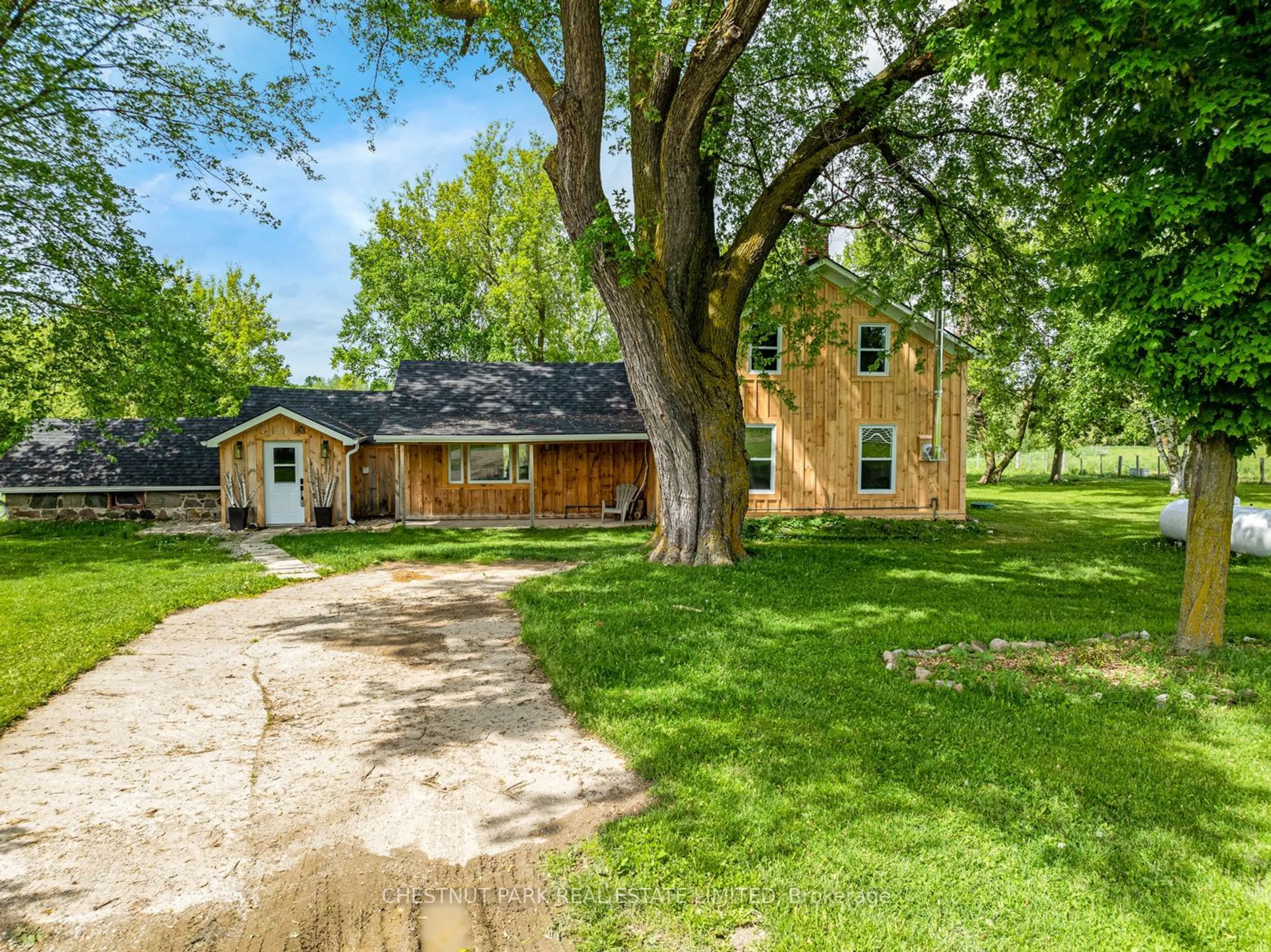 Frontside or backside of a home for 7470 21/22 Nottawasaga Sdrd, Clearview Ontario L0M 1S0