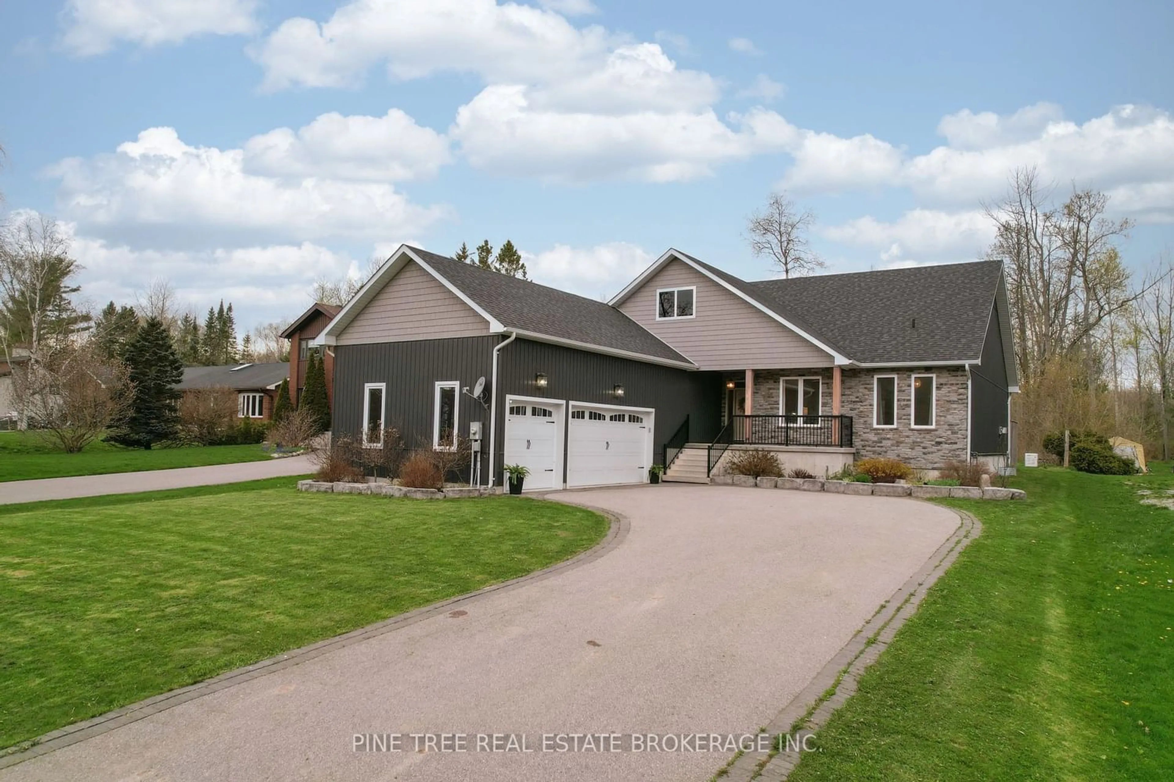 Frontside or backside of a home for 244 Lakeshore Rd, Oro-Medonte Ontario L0L 2E0