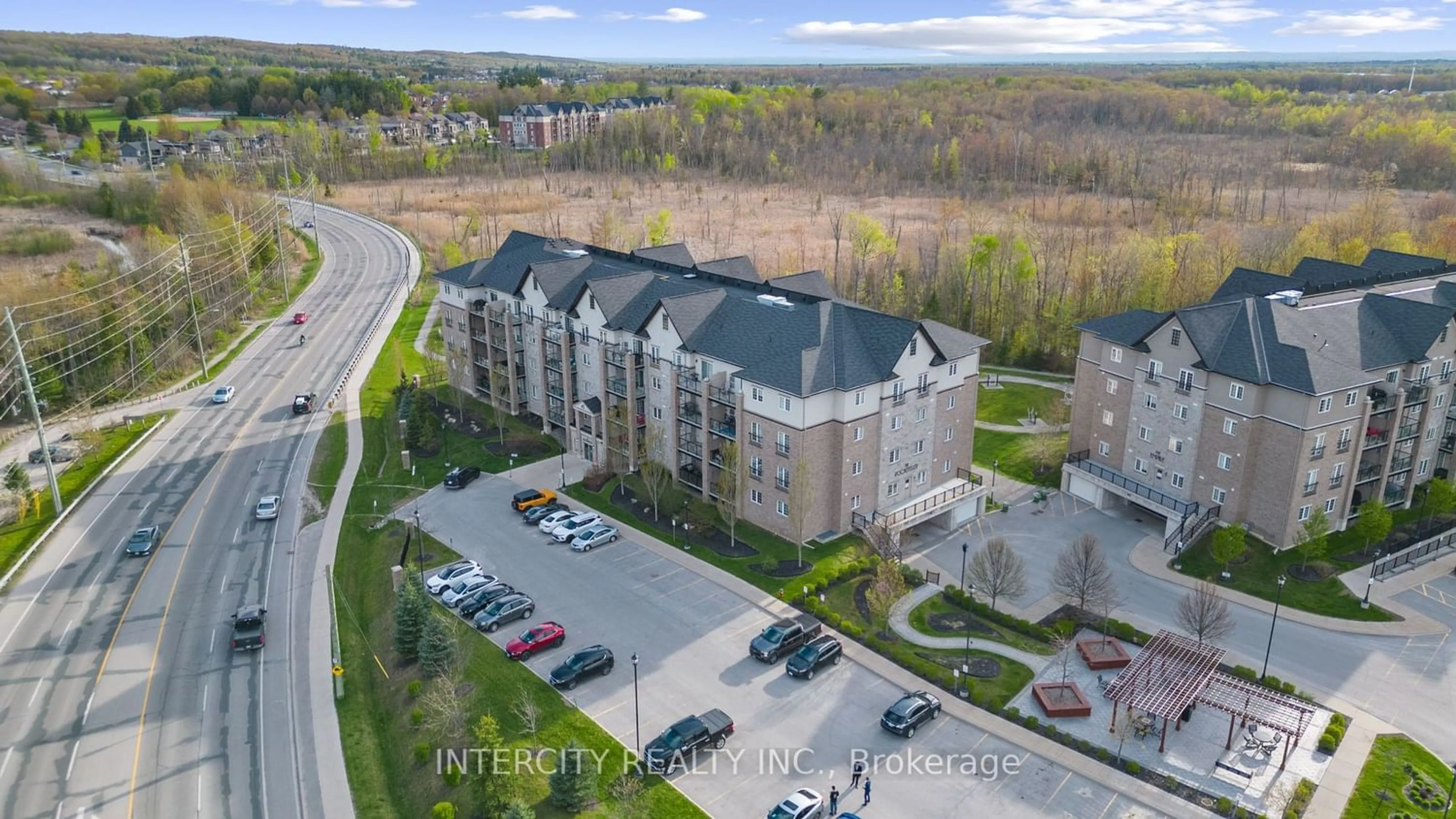 A pic from exterior of the house or condo for 42 Ferndale Dr #208, Barrie Ontario L4N 2M5