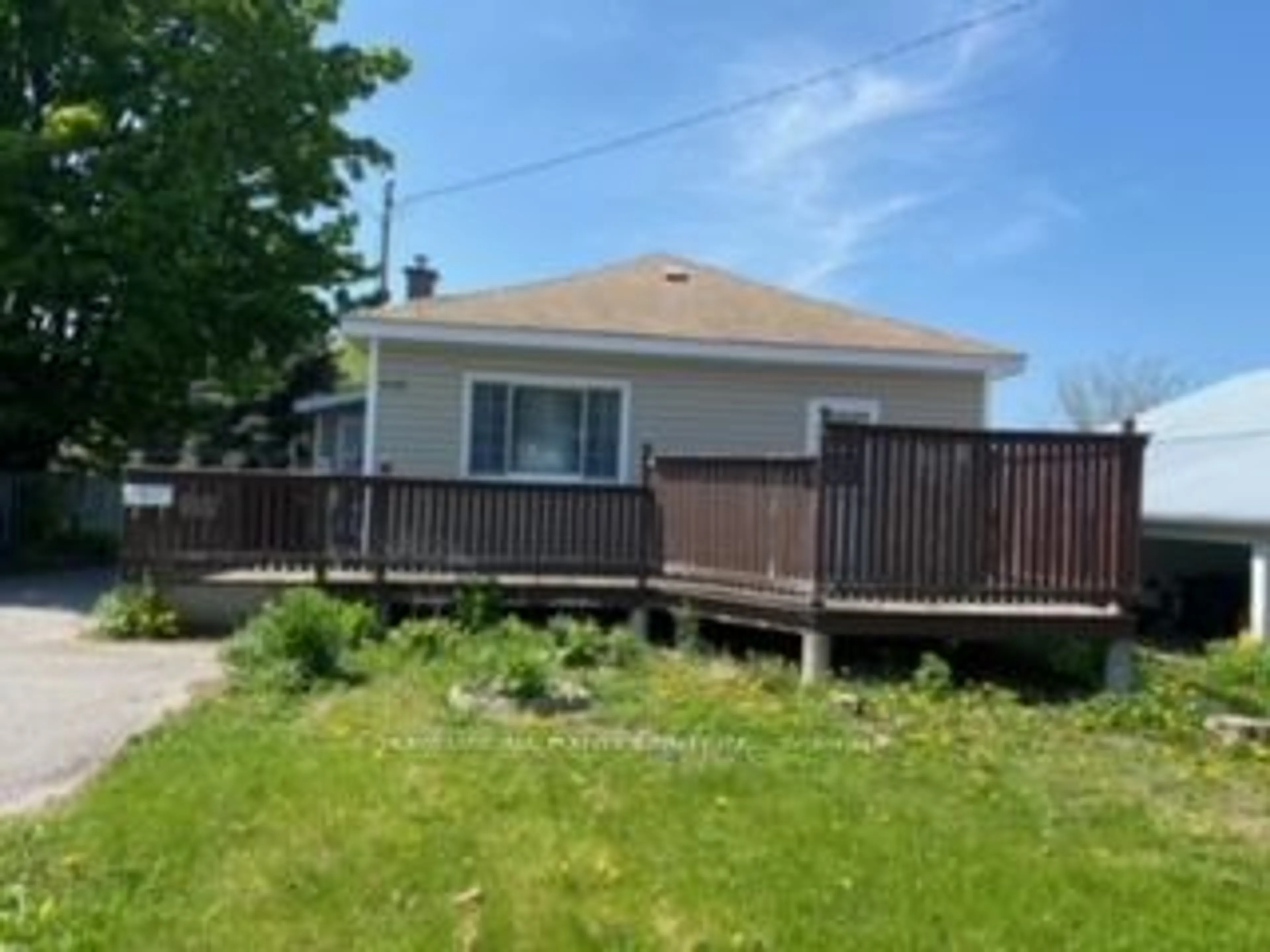 Frontside or backside of a home for 440 William St, Midland Ontario L4R 2S6