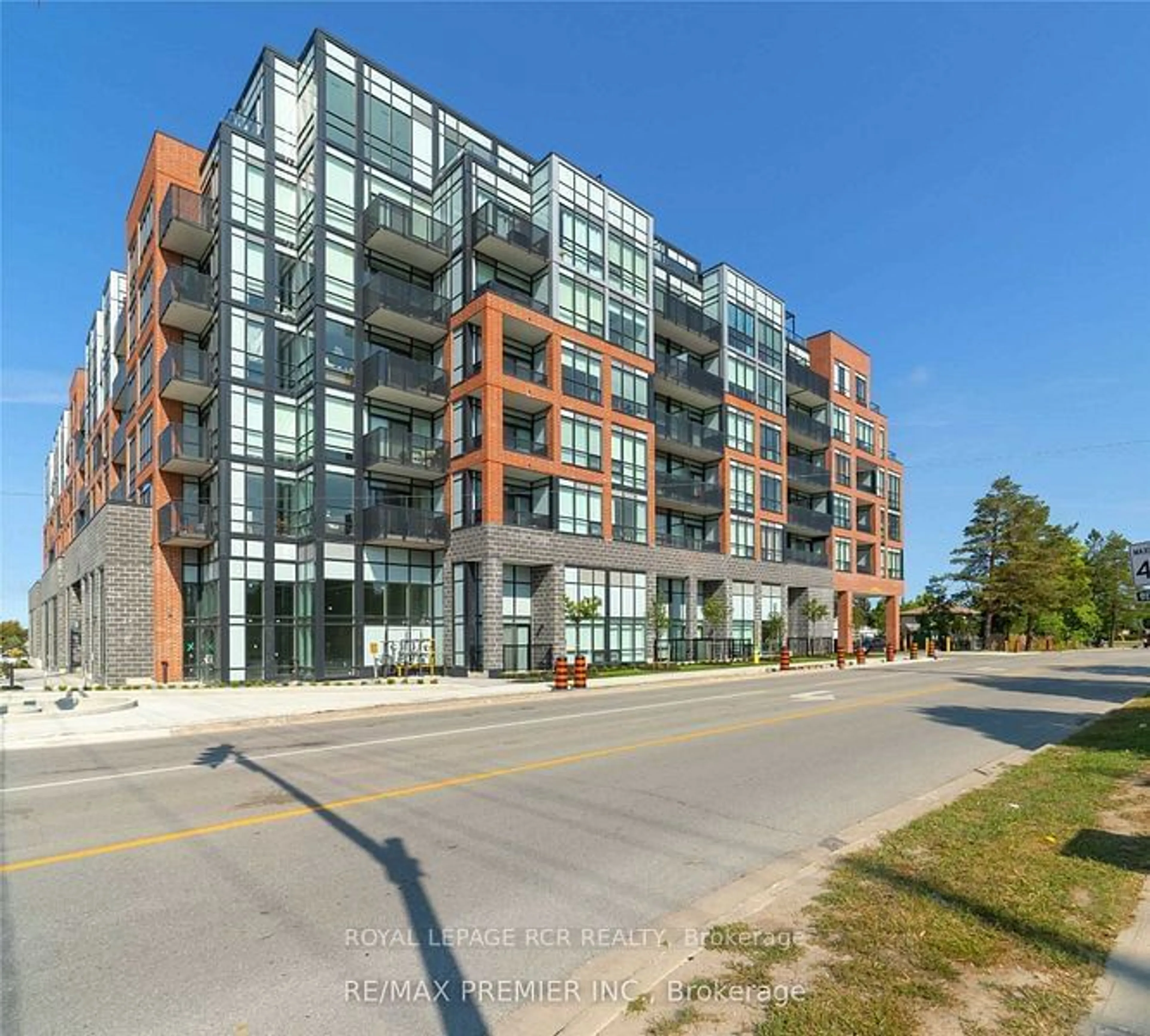 A pic from exterior of the house or condo for 681 Yonge St #220, Barrie Ontario L4N 4E8