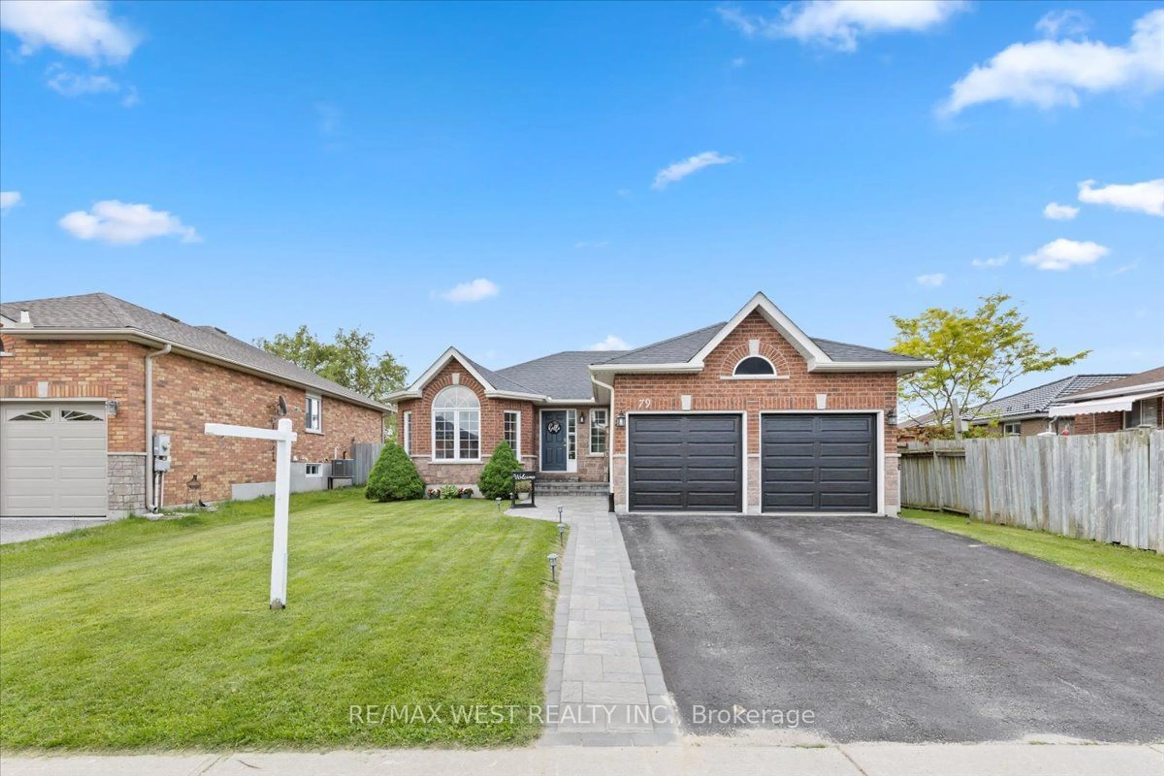 Frontside or backside of a home for 79 Marsellus Dr, Barrie Ontario L4N 8R6