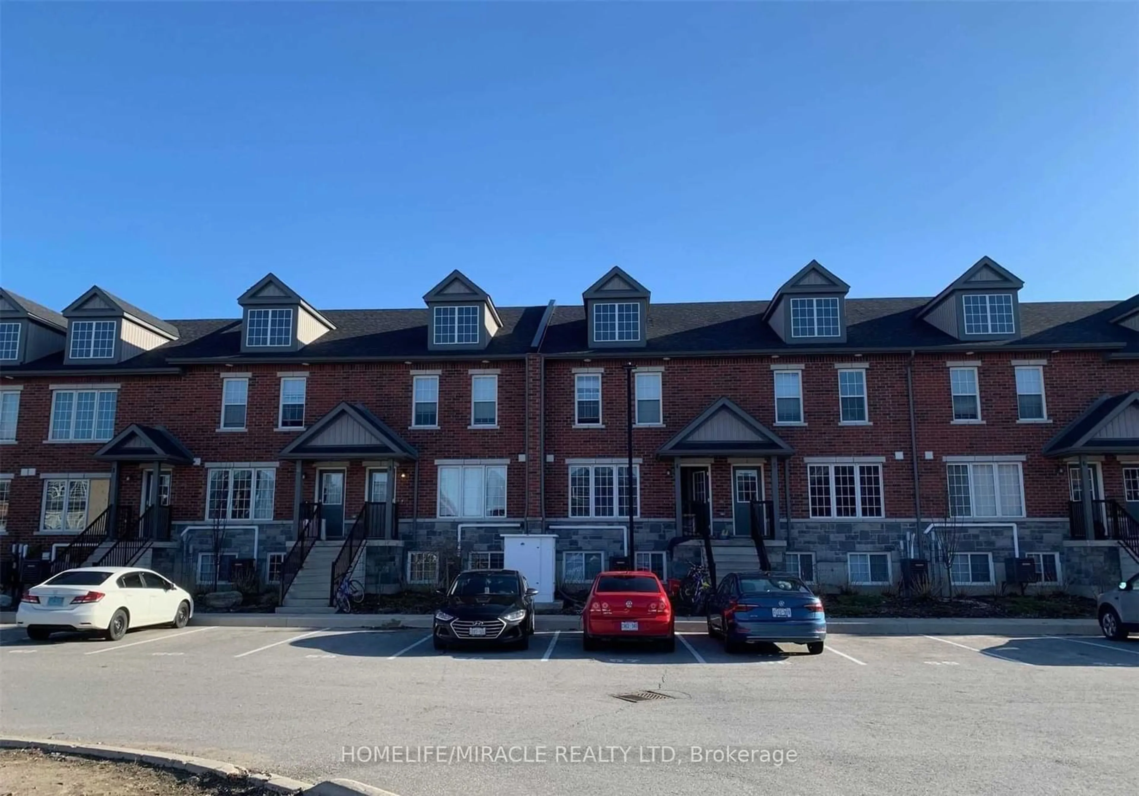 Outside view for 244 Penetanguishene Rd #8, Barrie Ontario L4M 7C2