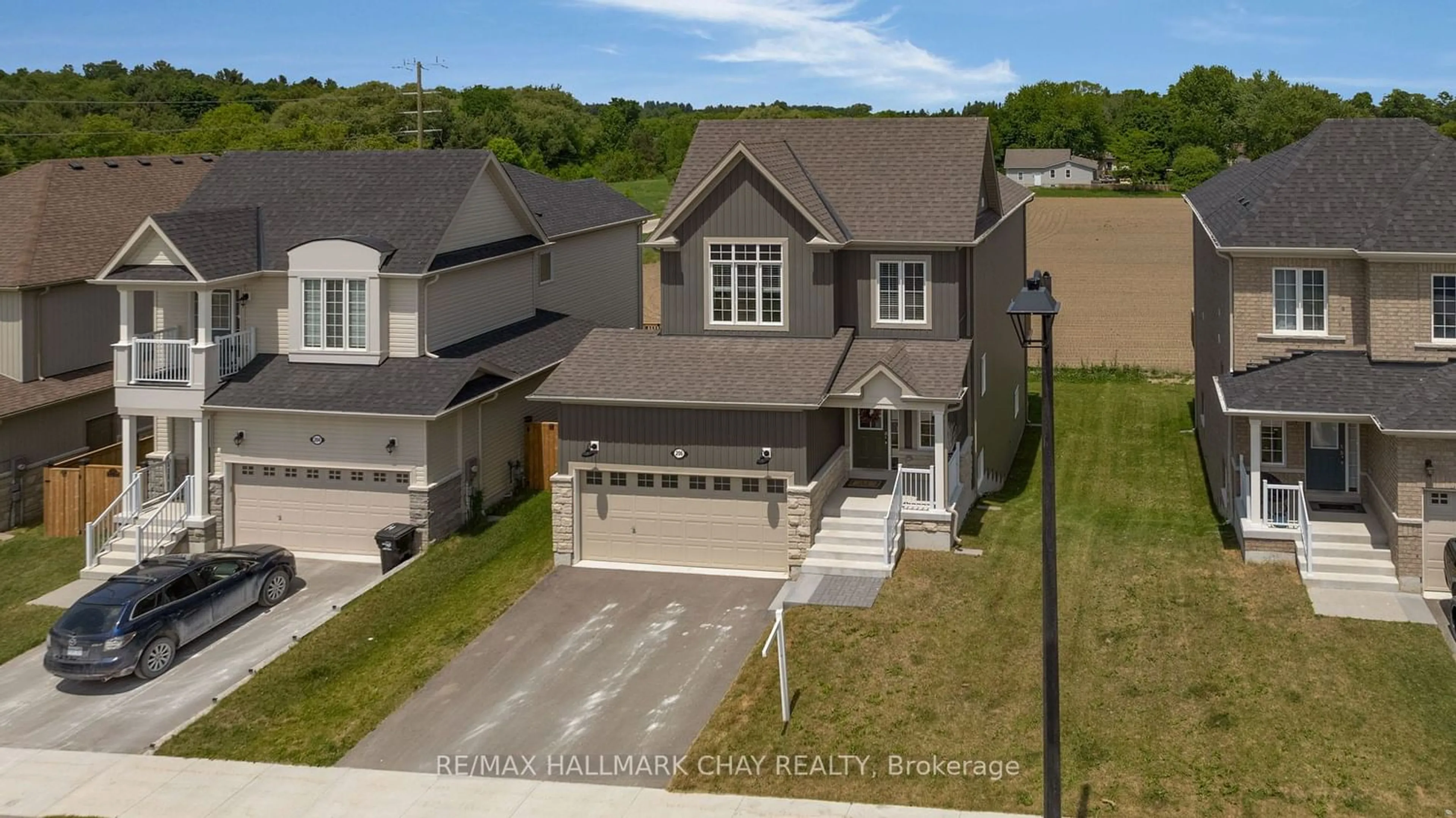 Frontside or backside of a home for 206 Prescott Dr, Clearview Ontario L0M 1S0