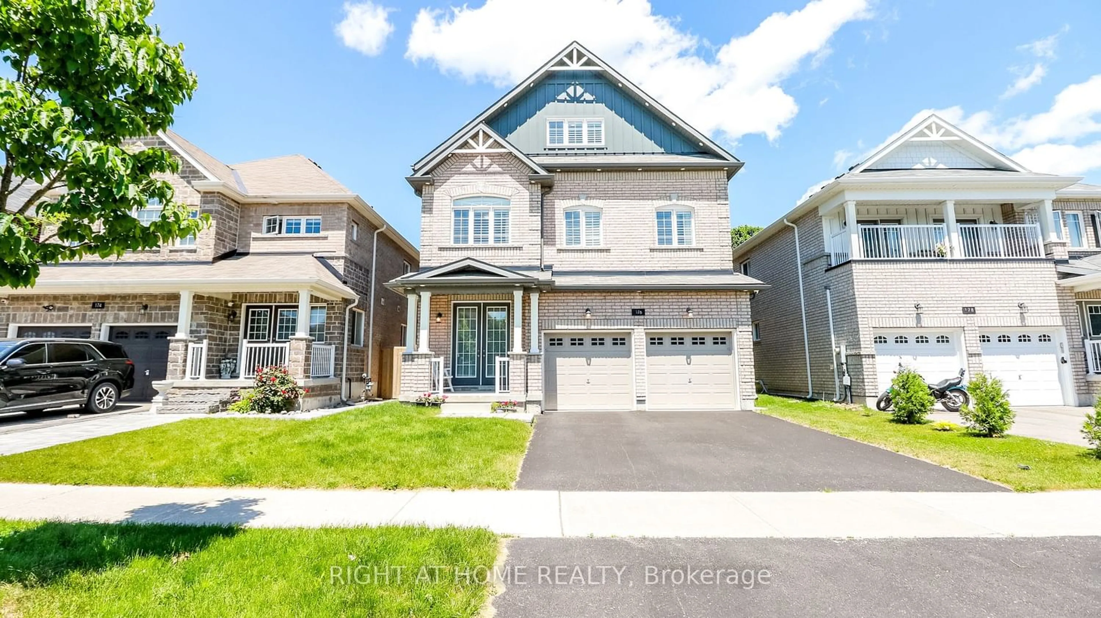 Frontside or backside of a home for 176 BIRKHALL Pl, Barrie Ontario L4N 0K9