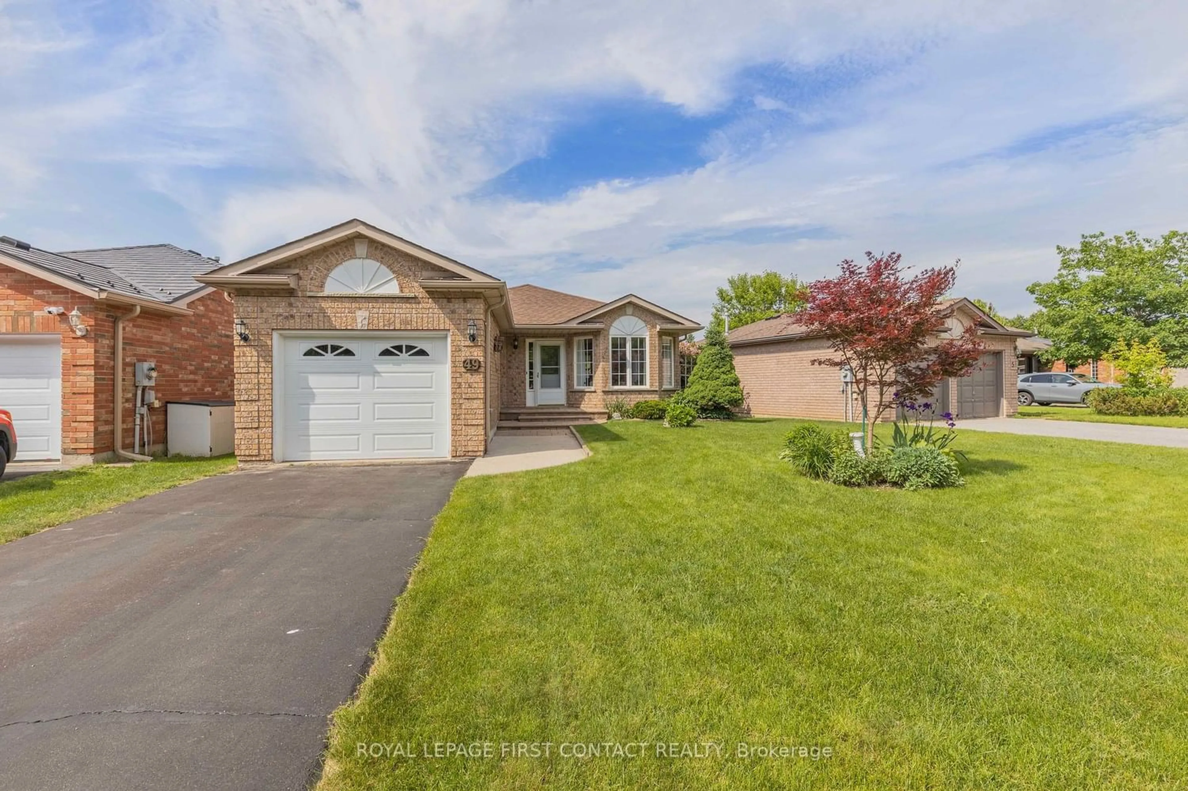 Frontside or backside of a home for 49 Wallwins Way, Barrie Ontario L4N 8M2