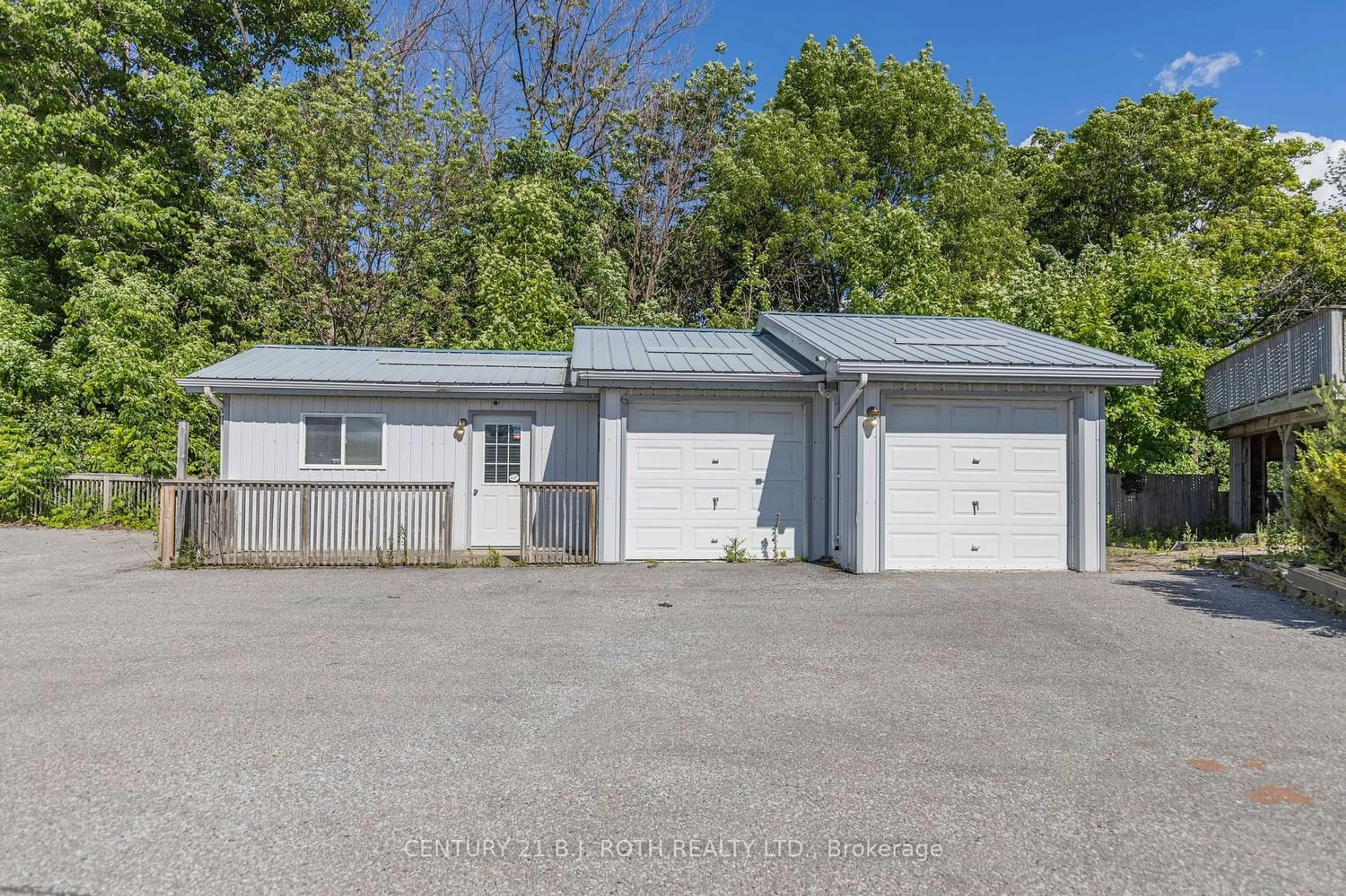 Frontside or backside of a home for 4201 Huronia Rd, Severn Ontario L3V 6H3