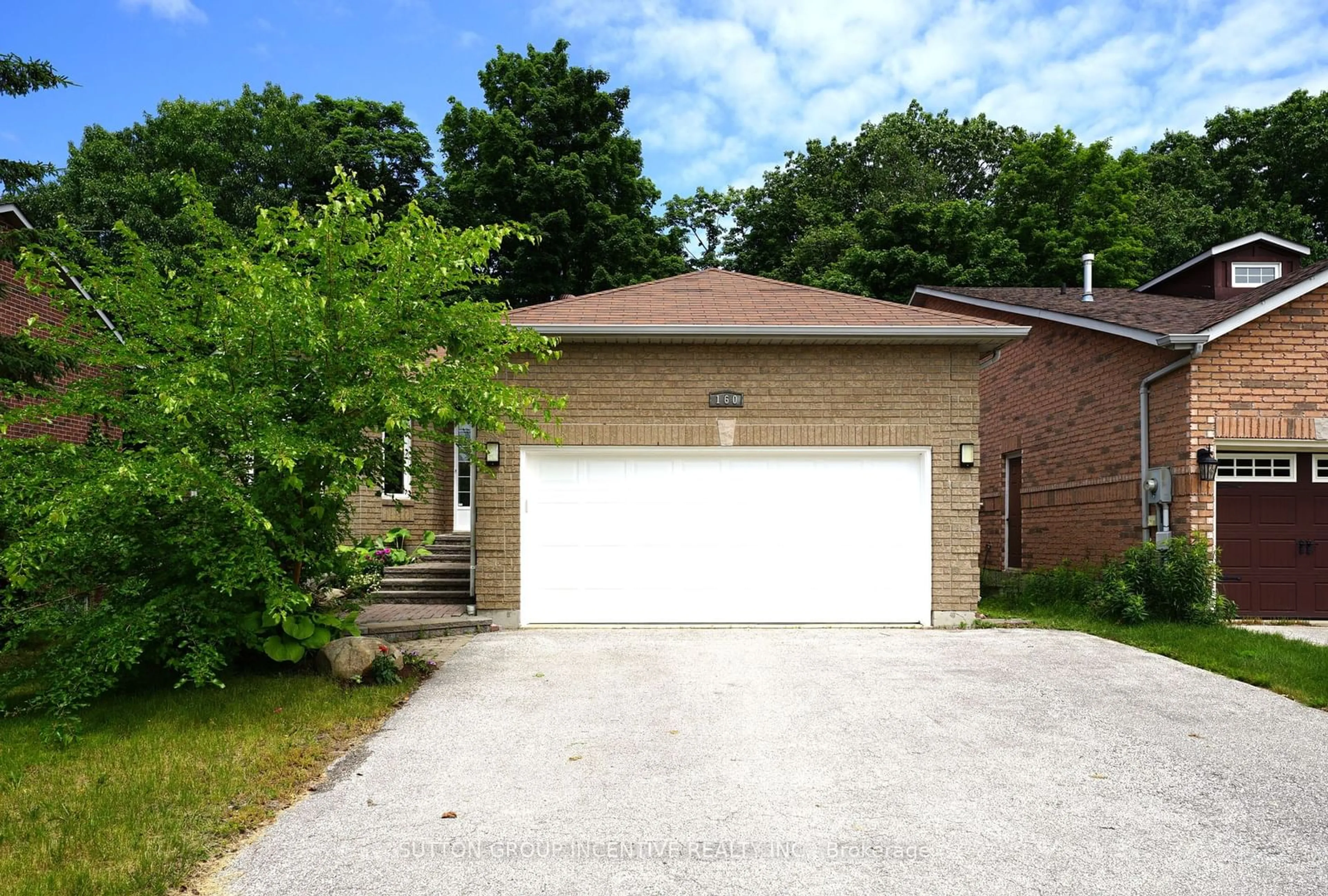 A pic from exterior of the house or condo for 160 TAYLOR Dr, Barrie Ontario L4N 8L1