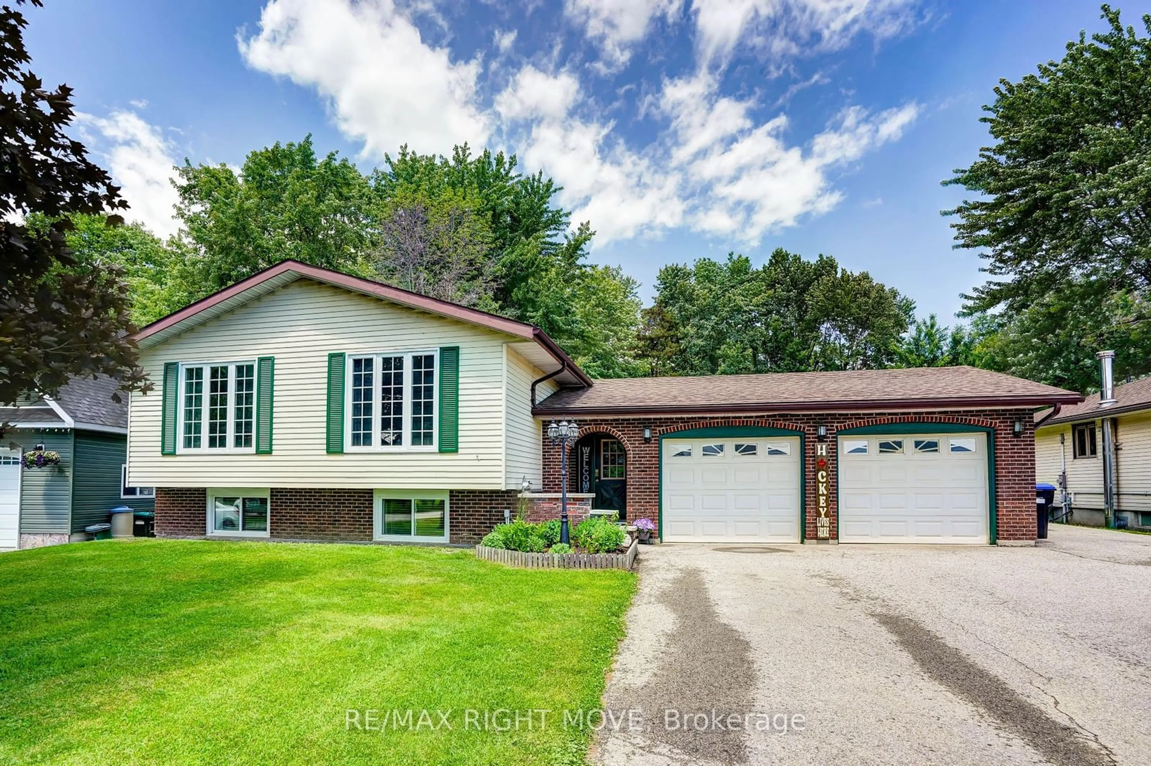 Frontside or backside of a home for 3659 Shadow Creek Rd, Severn Ontario L3V 0V8