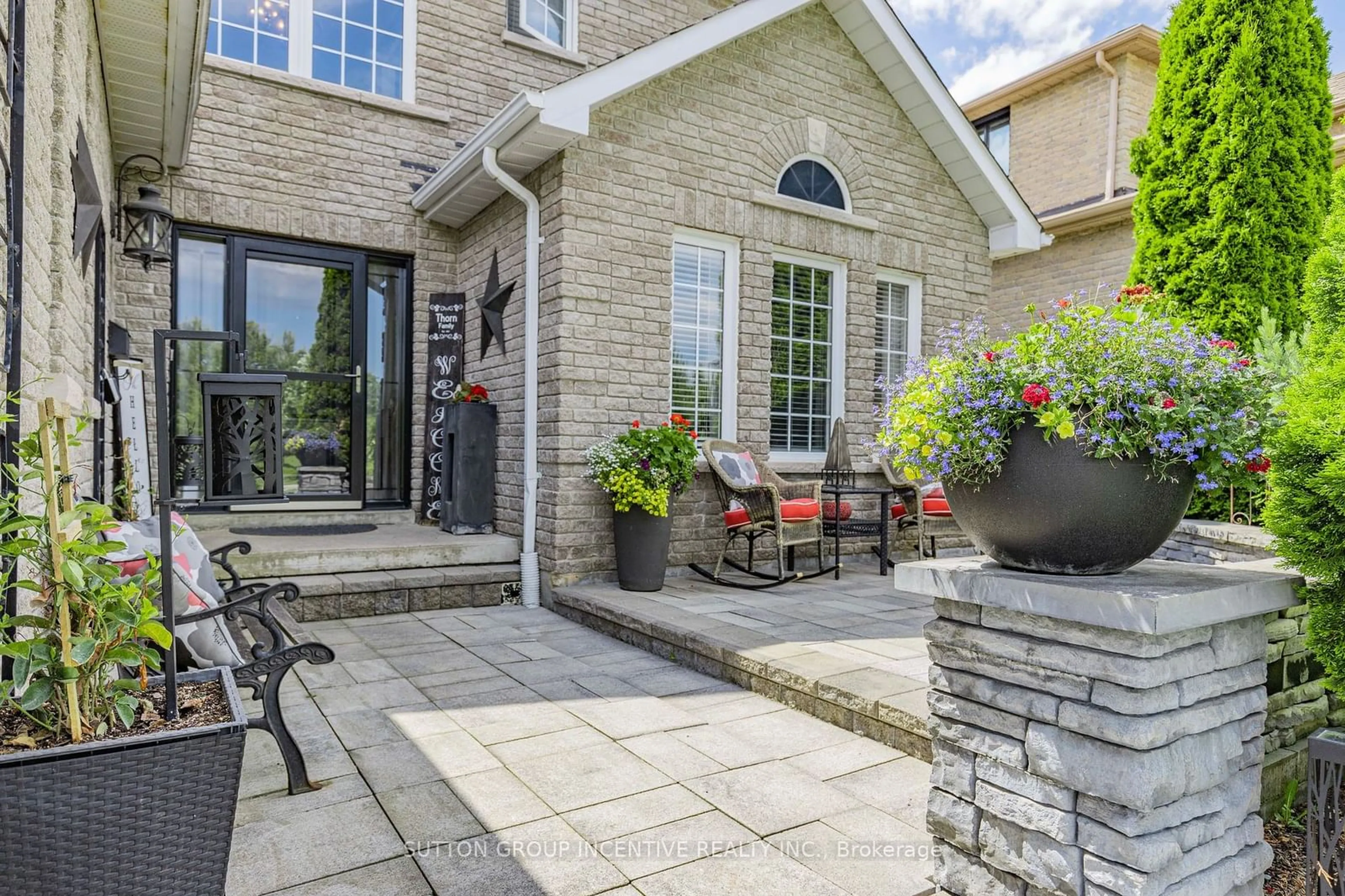 Patio for 62 Sandringham Dr, Barrie Ontario L4N 0K6