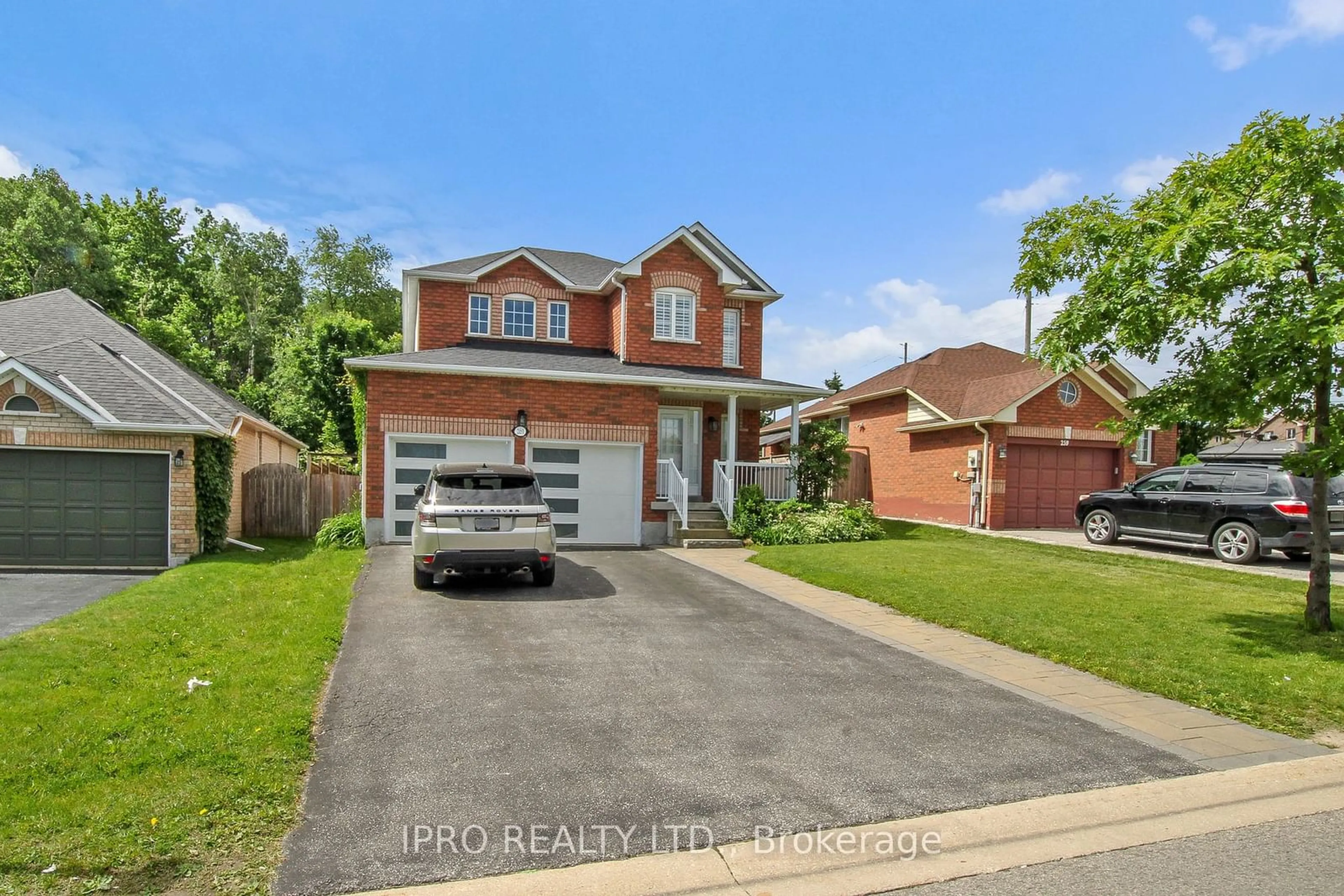 Frontside or backside of a home for 261 Stanley St, Barrie Ontario L4M 6Y2