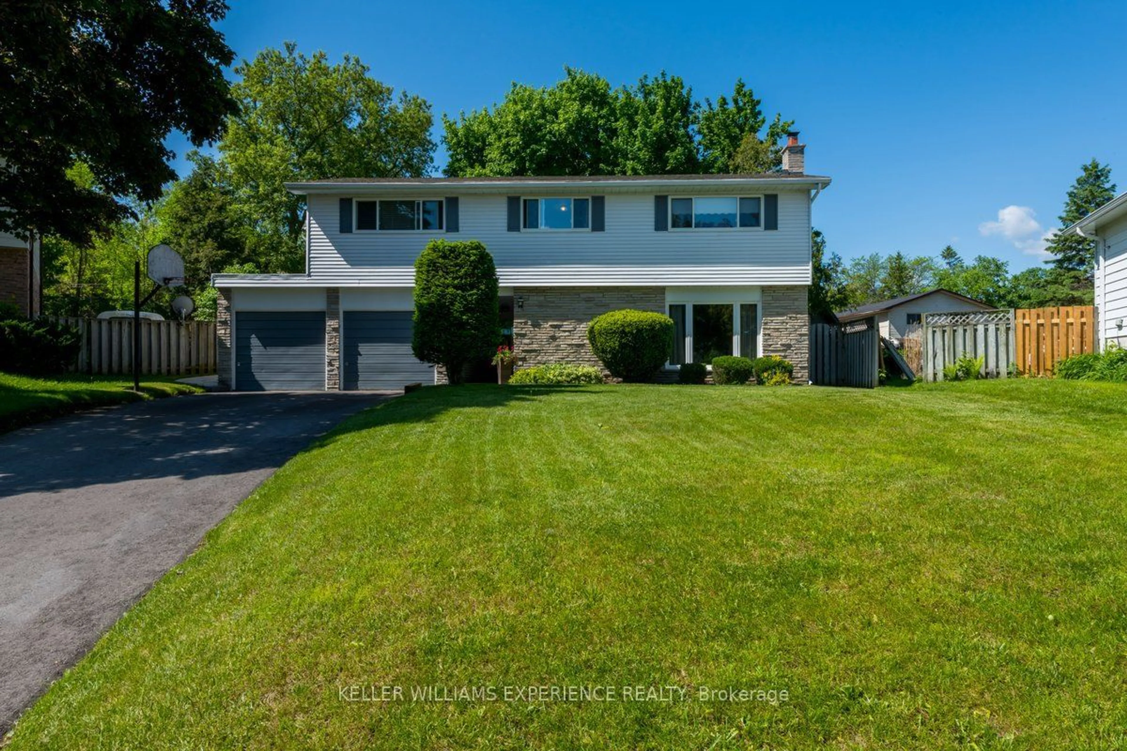 Frontside or backside of a home for 31 Glenridge Rd, Barrie Ontario L4N 2X9