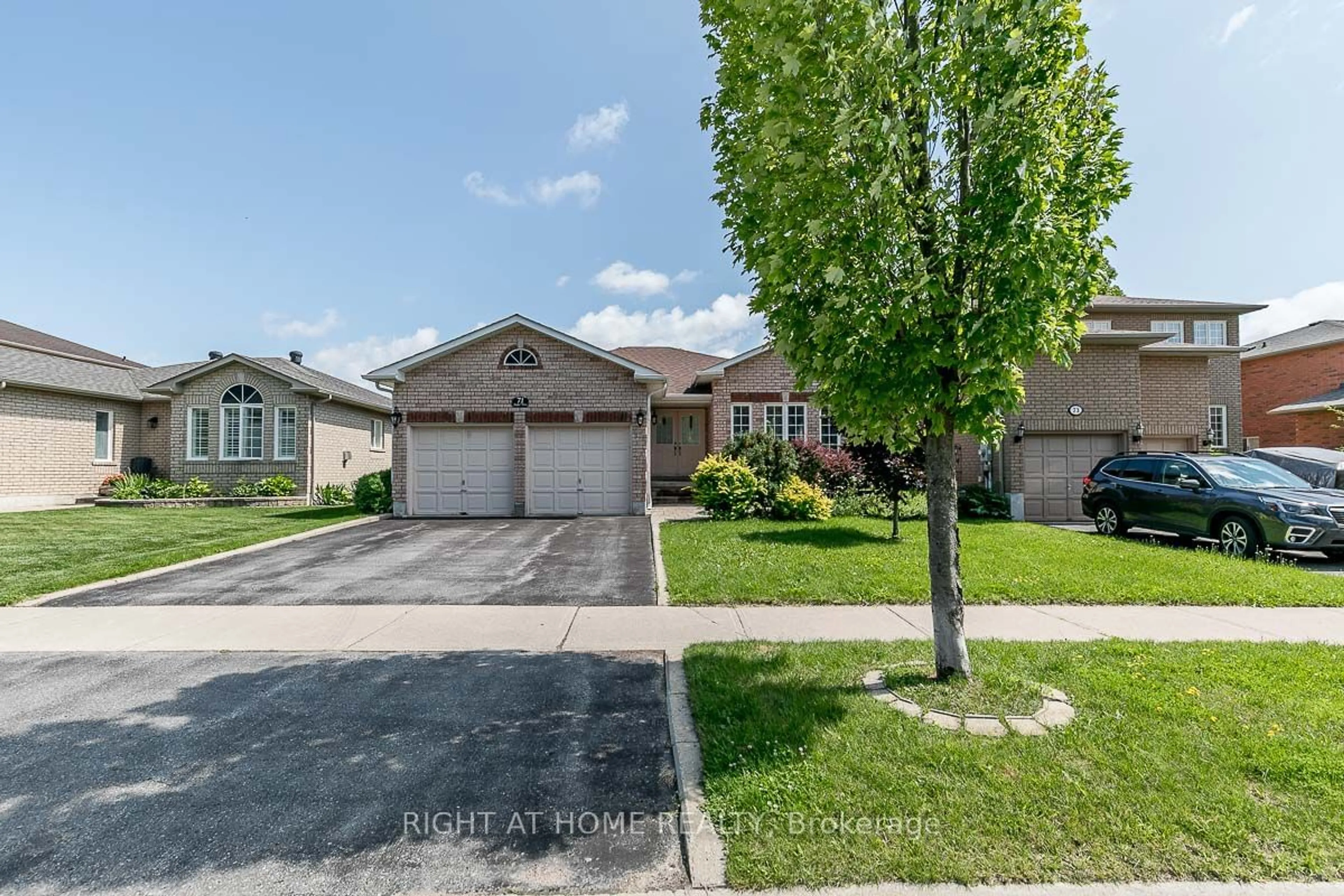 Frontside or backside of a home for 71 Ruffet Dr, Barrie Ontario L4N 0N8