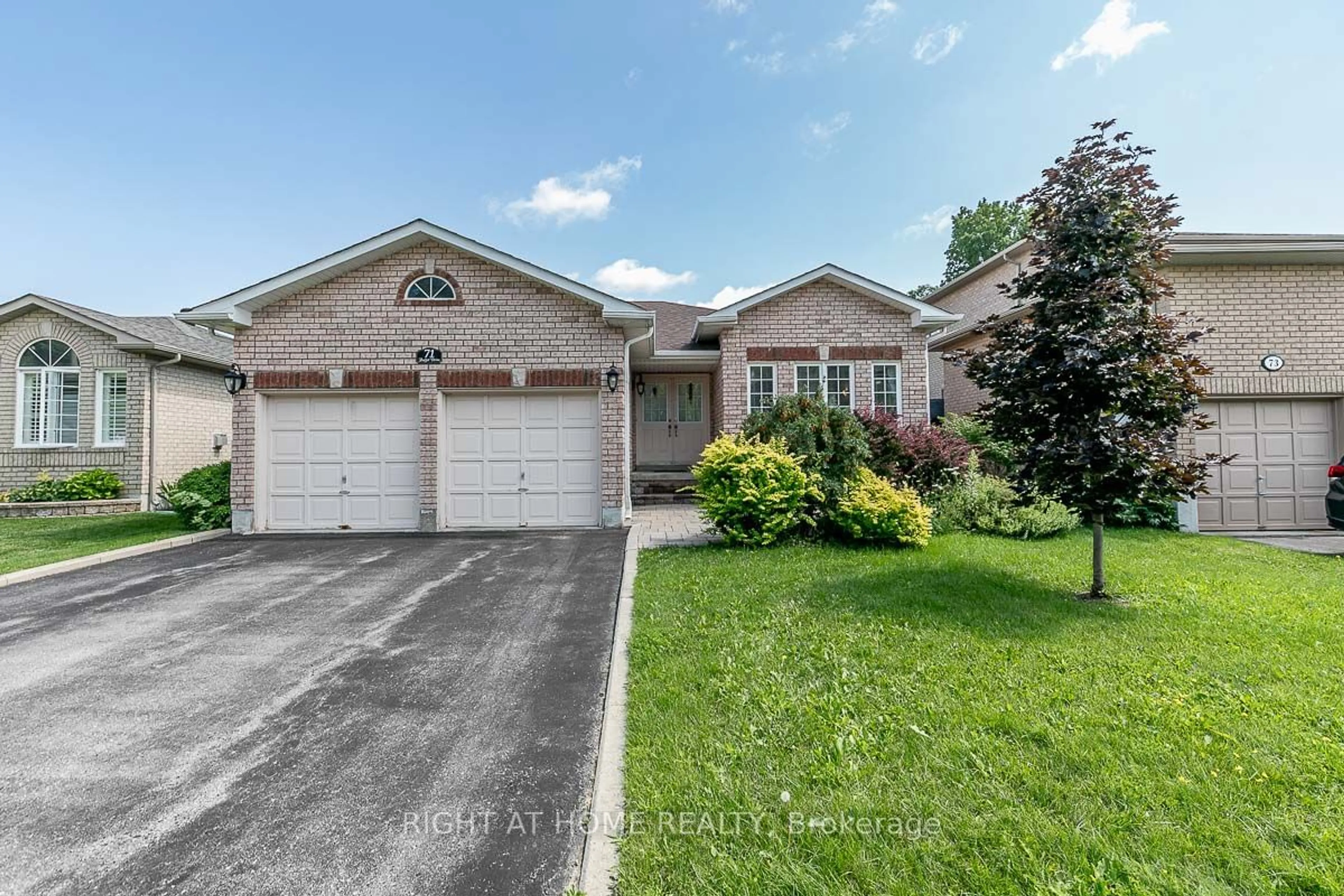 Frontside or backside of a home for 71 Ruffet Dr, Barrie Ontario L4N 0N8