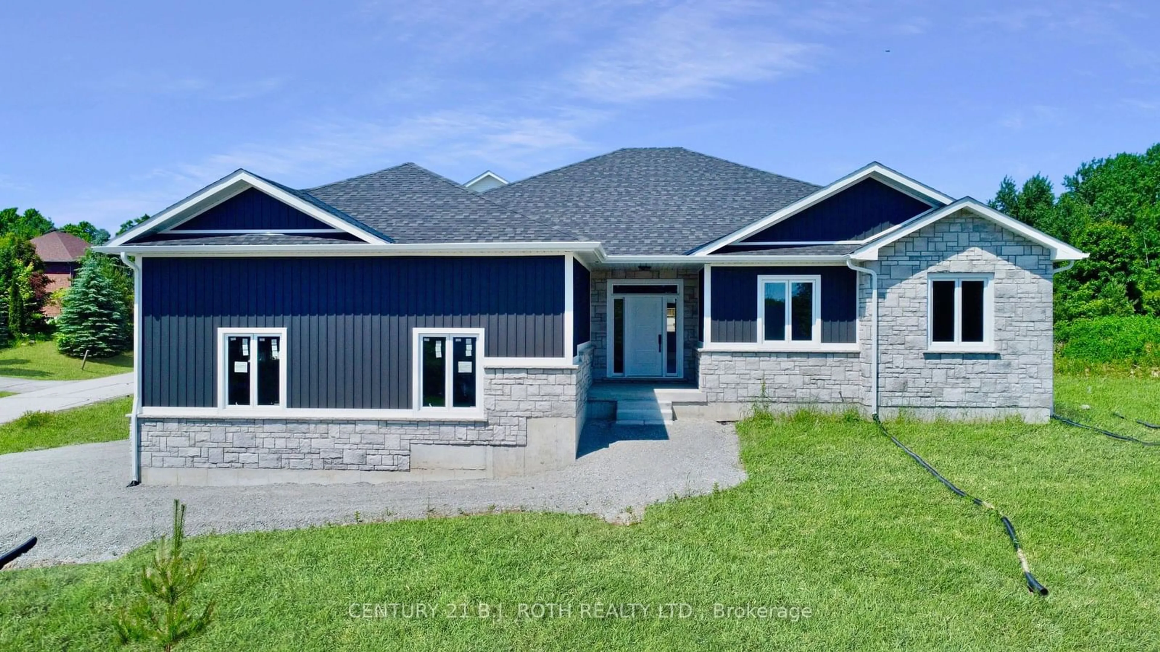 Frontside or backside of a home for 1 Brechin Cres, Oro-Medonte Ontario L0K 1N0