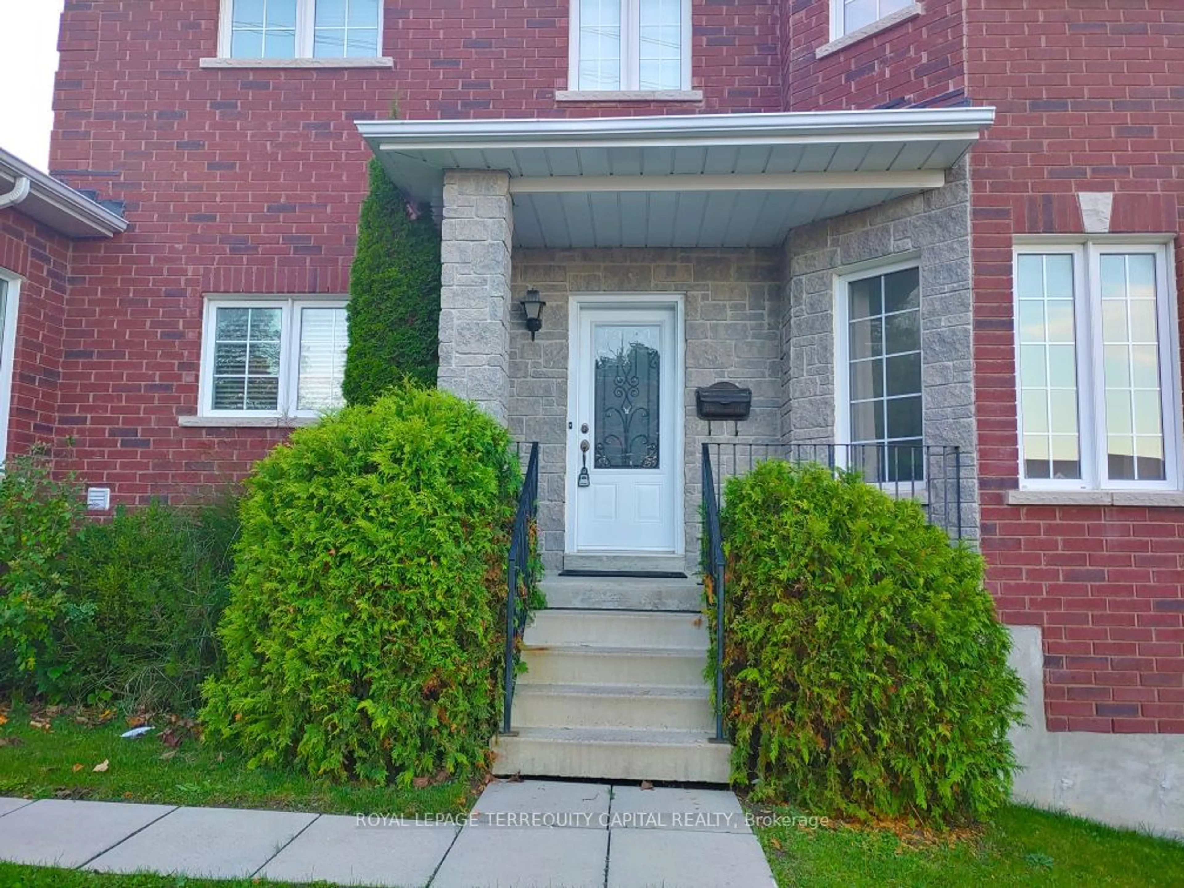 A pic from exterior of the house or condo for 184 Patterson Rd, Barrie Ontario L4N 3V4