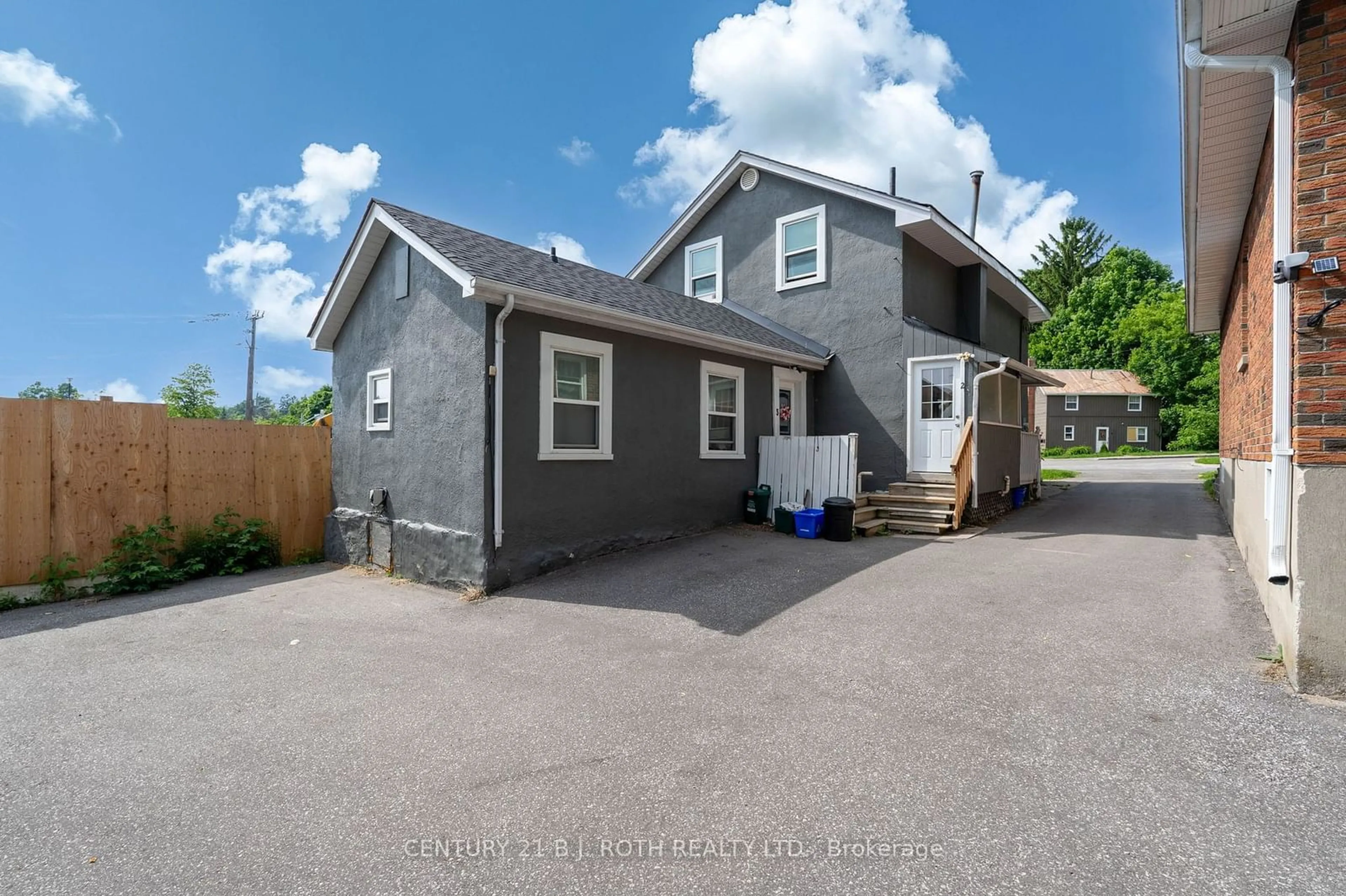 Frontside or backside of a home for 59 Mcdonald St, Barrie Ontario L4M 1P4