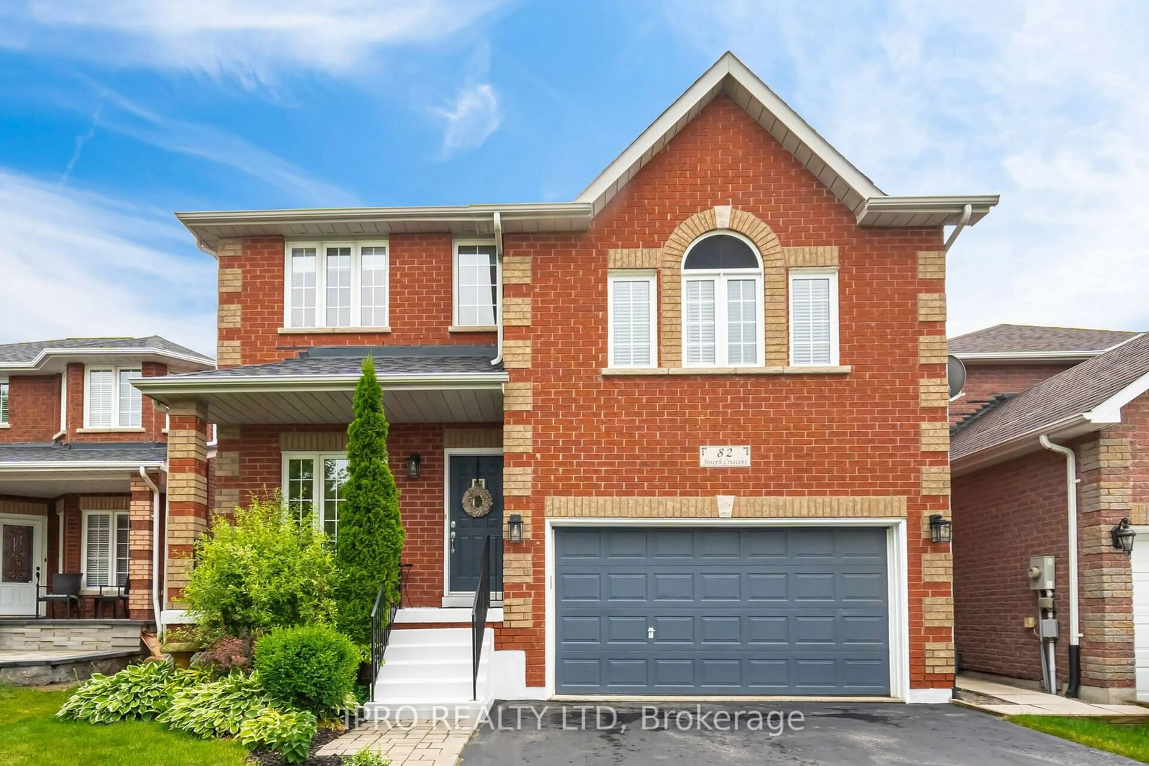 Home with brick exterior material for 82 Joseph Cres, Barrie Ontario L4N 0Y2
