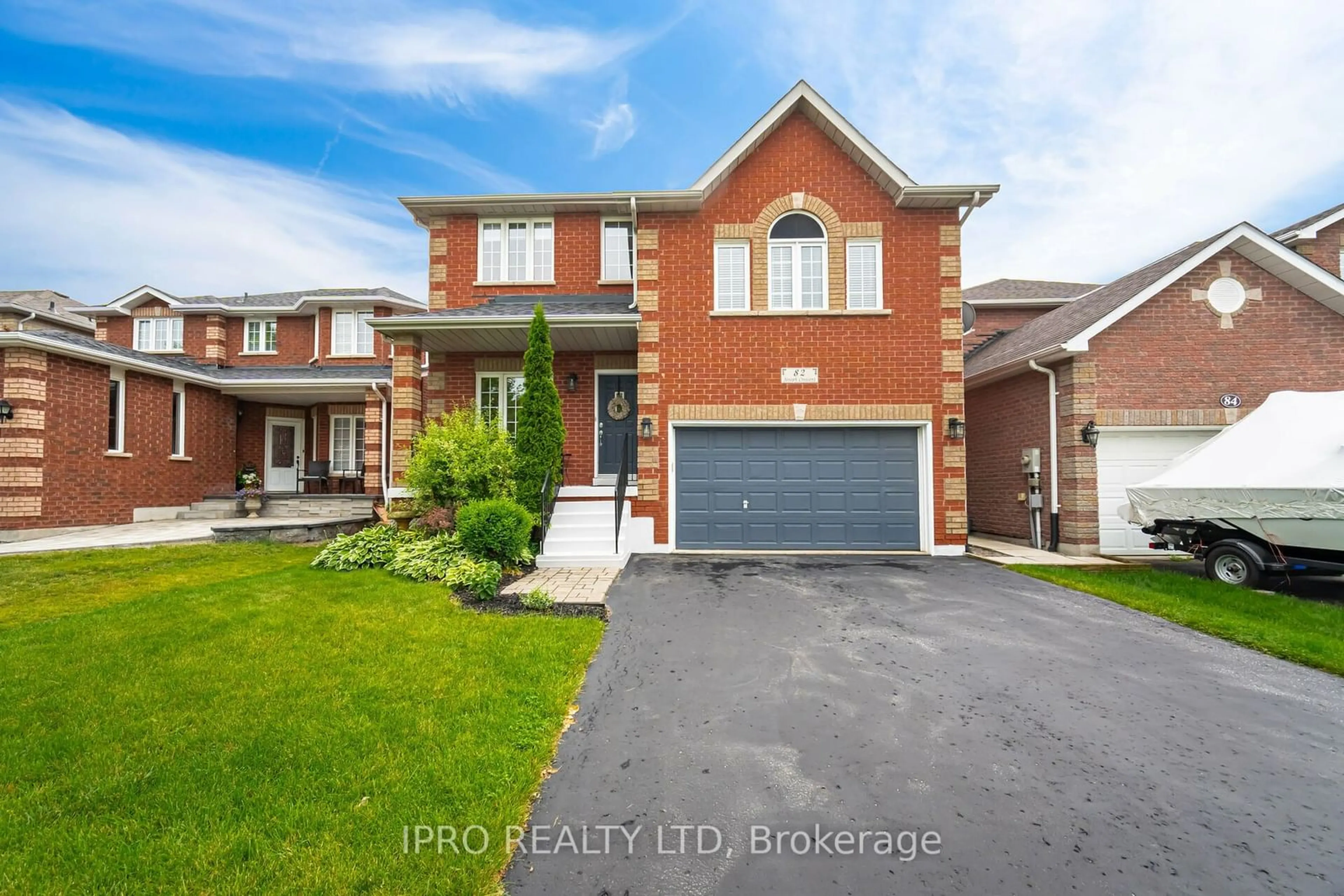 Frontside or backside of a home for 82 Joseph Cres, Barrie Ontario L4N 0Y2