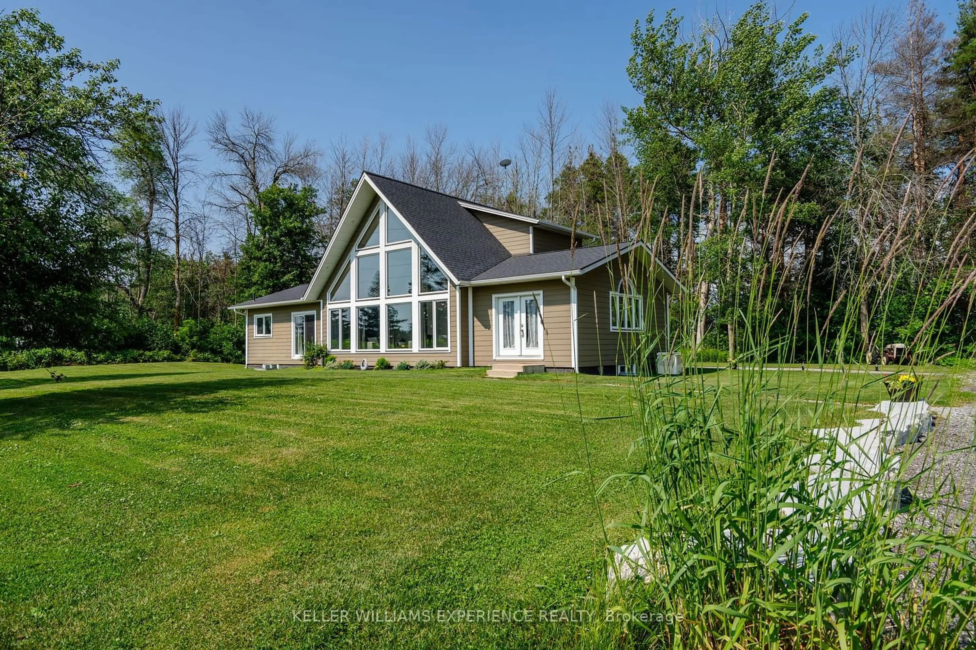 Cottage for 1783 County Road 6, Springwater Ontario L0L 1P0