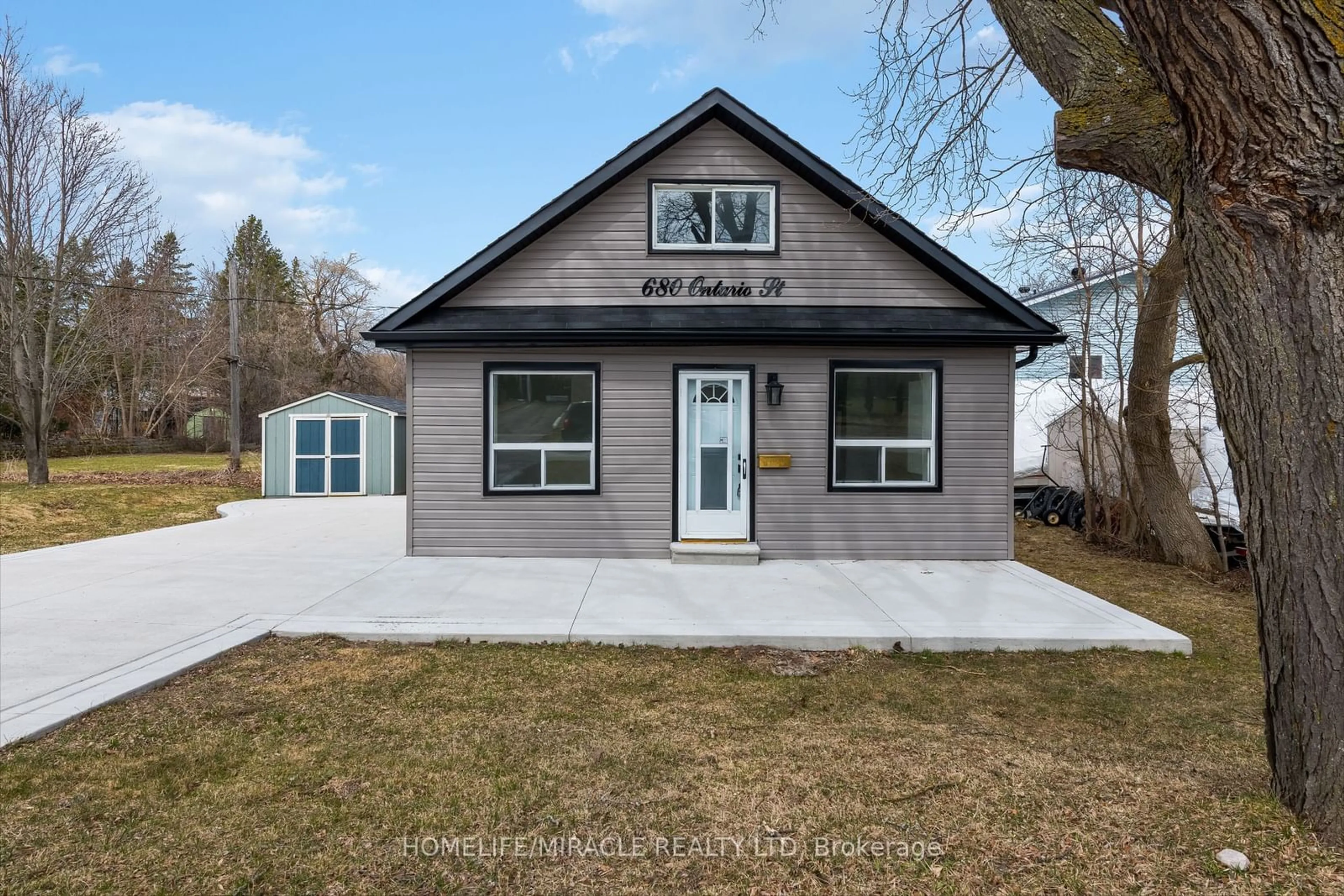Frontside or backside of a home for 680 Ontario St, Midland Ontario L4R 1A4