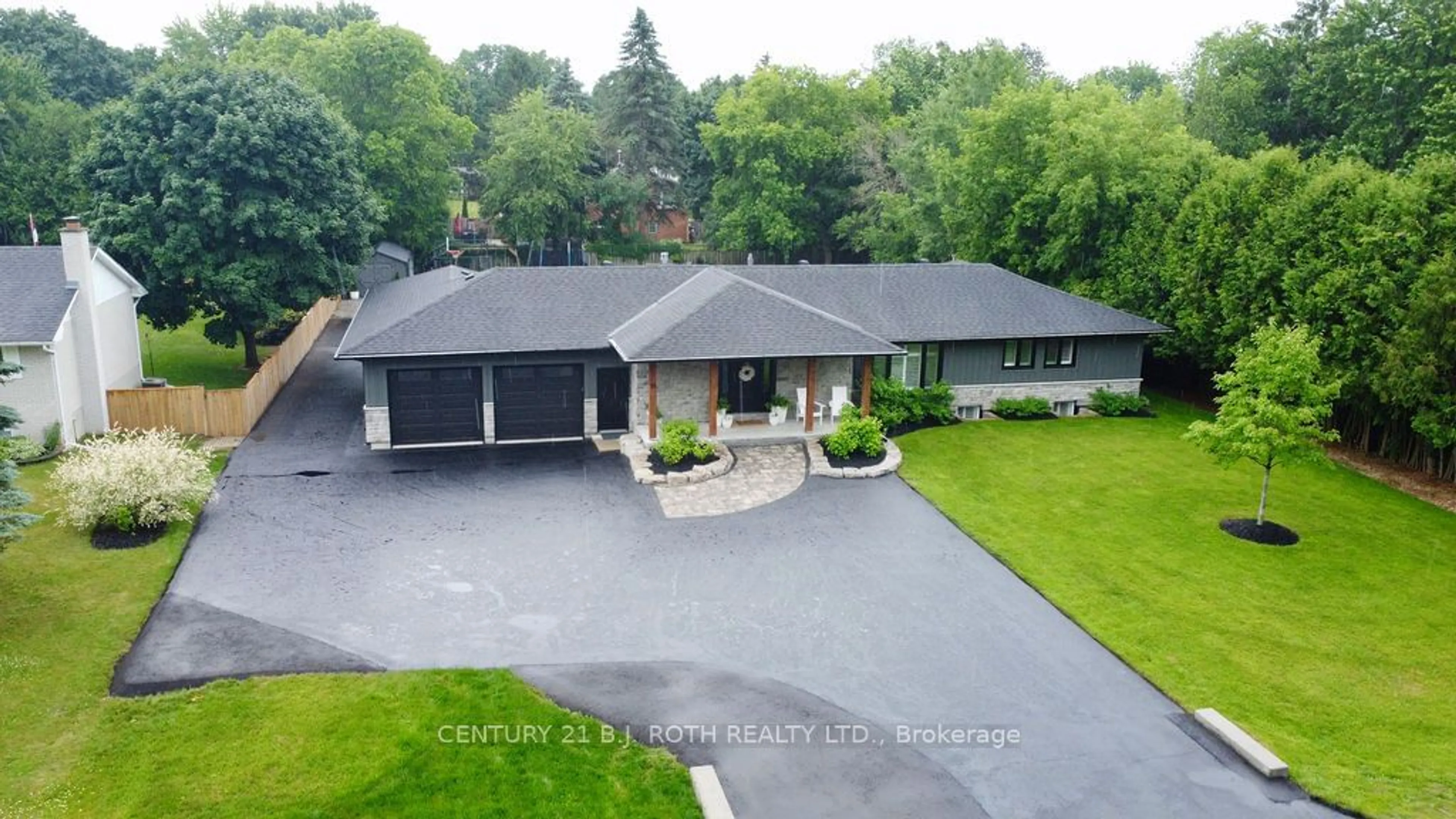 Frontside or backside of a home for 19 Wattie Rd, Springwater Ontario L9X 0P8