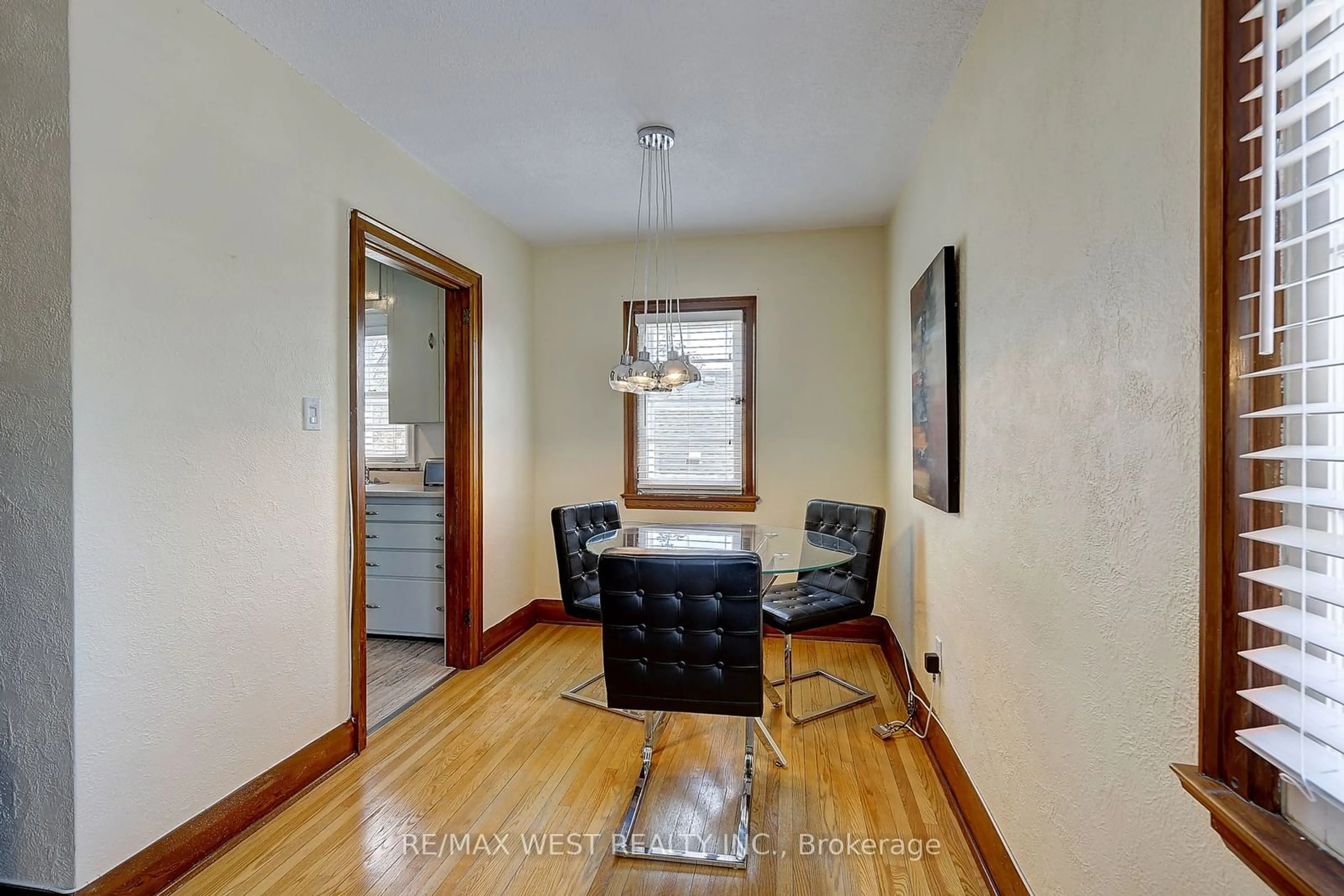 Dining room, wood/laminate floor for 15 Parkside Dr #1, Barrie Ontario L4N 1W7