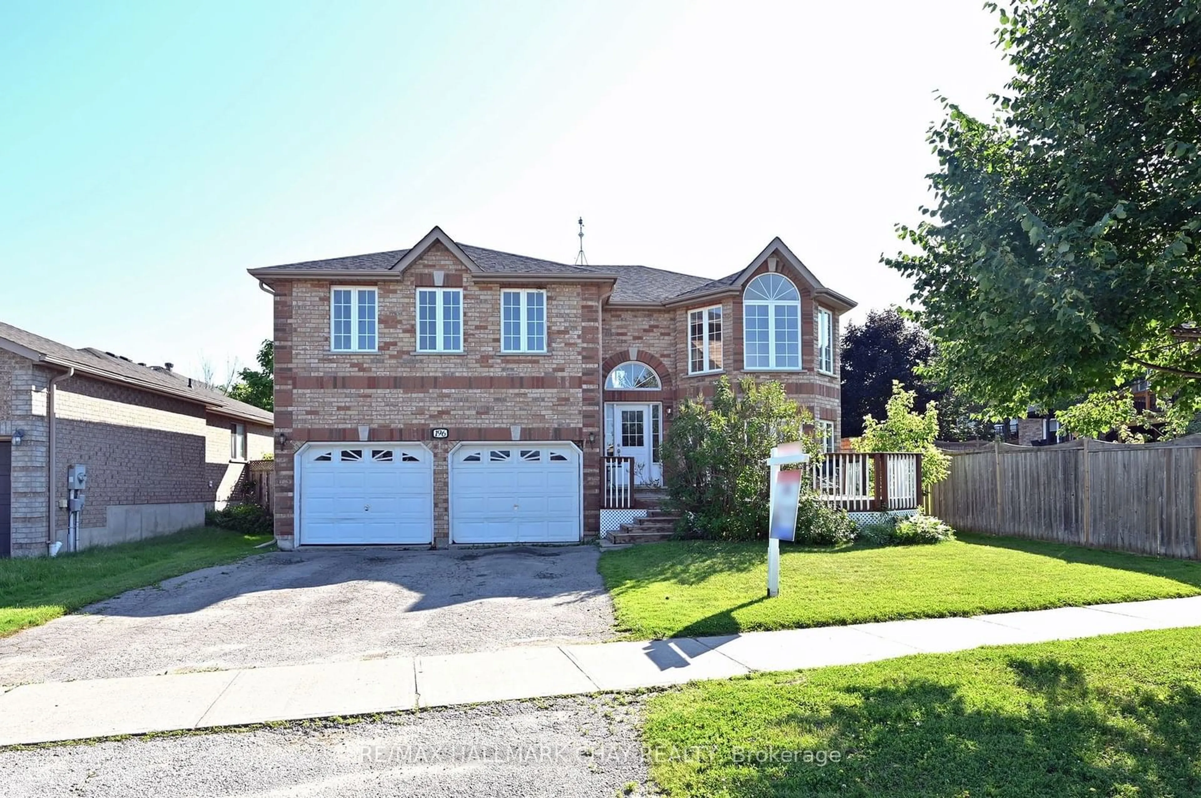 Frontside or backside of a home for 196 Golden Meadow Rd, Barrie Ontario L4N 9R4