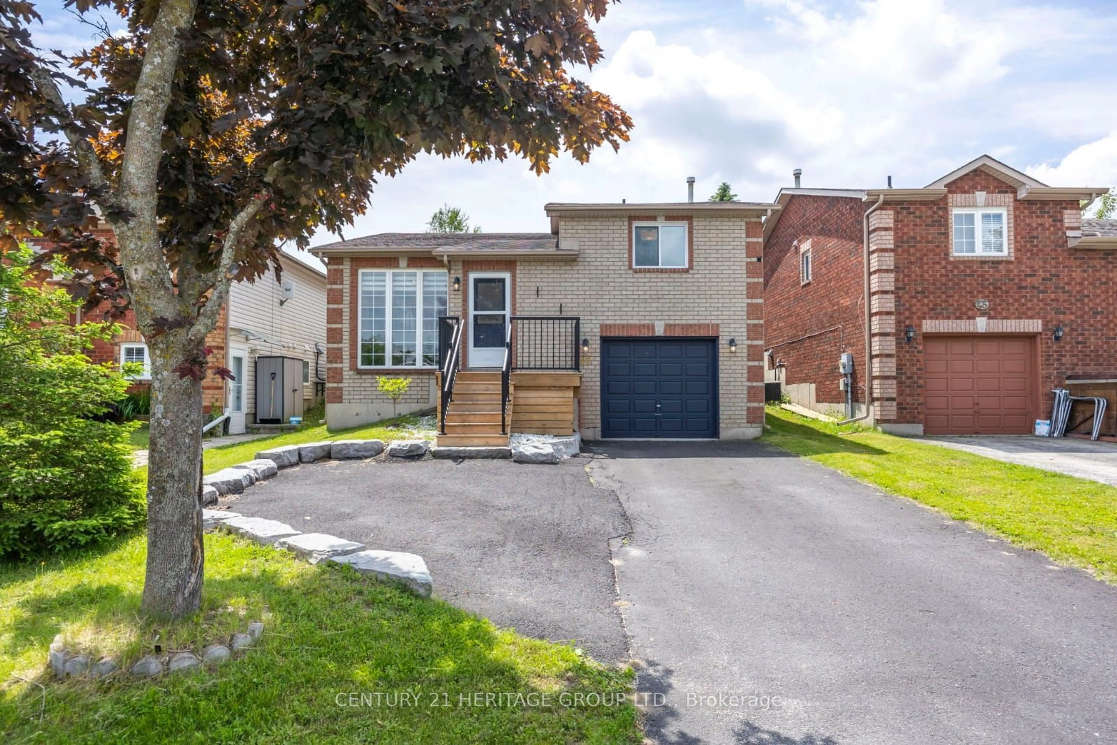 Frontside or backside of a home for 47 Lougheed Rd, Barrie Ontario L4N 8G2
