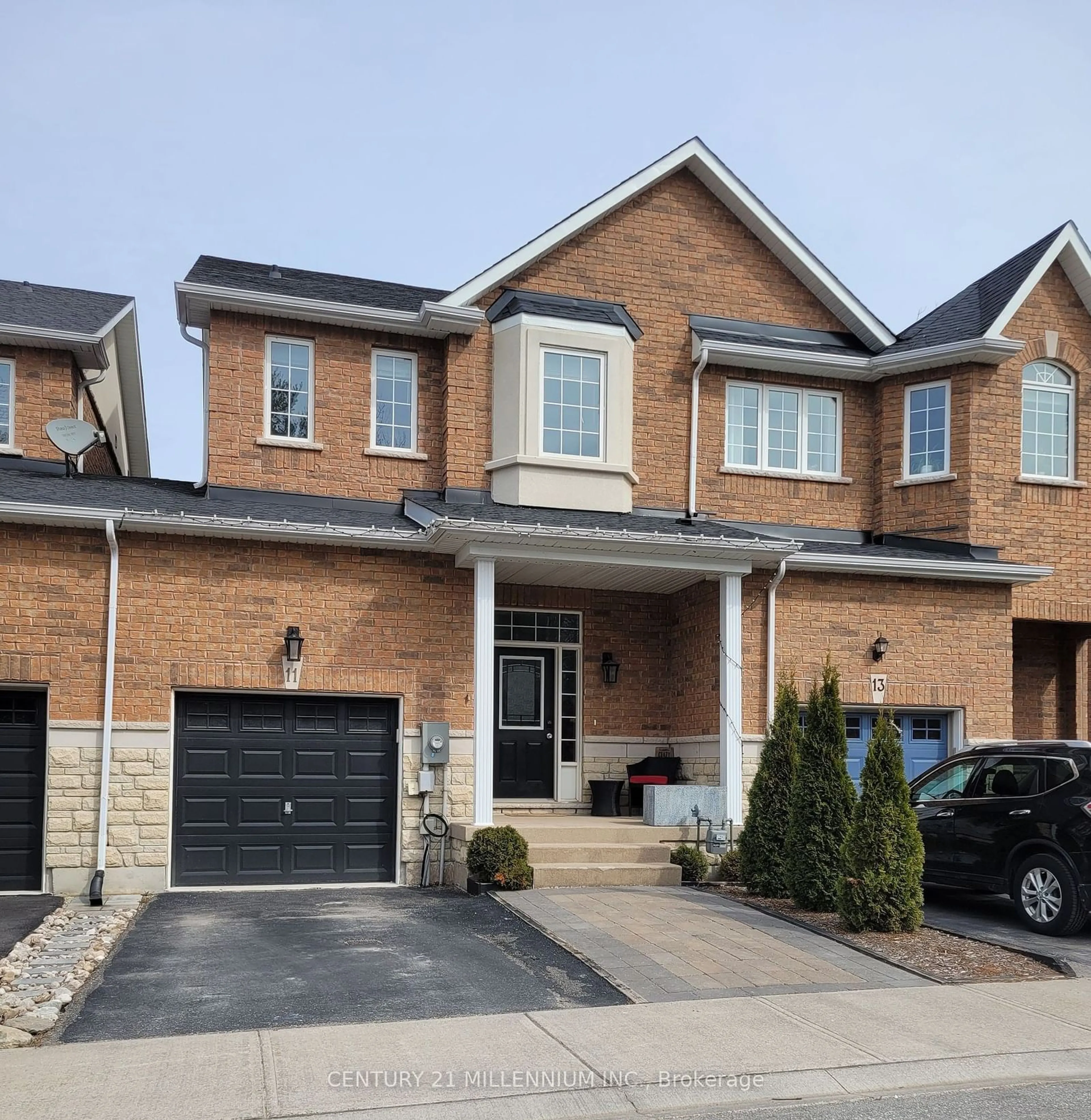 Home with brick exterior material for 11 Farwell Ave, Wasaga Beach Ontario L9Z 0H3