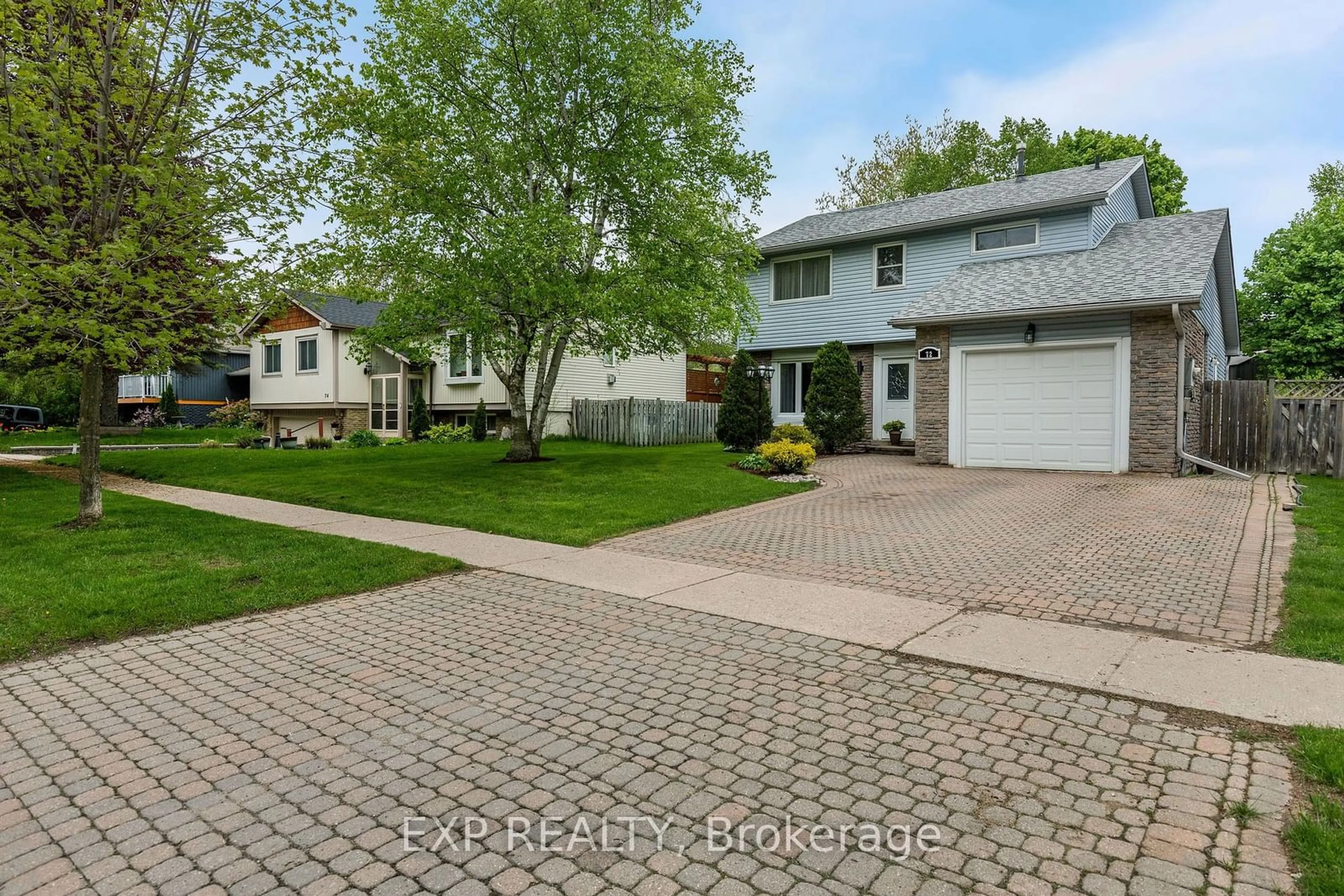 Frontside or backside of a home for 72 Oren Blvd, Barrie Ontario L4N 4R4