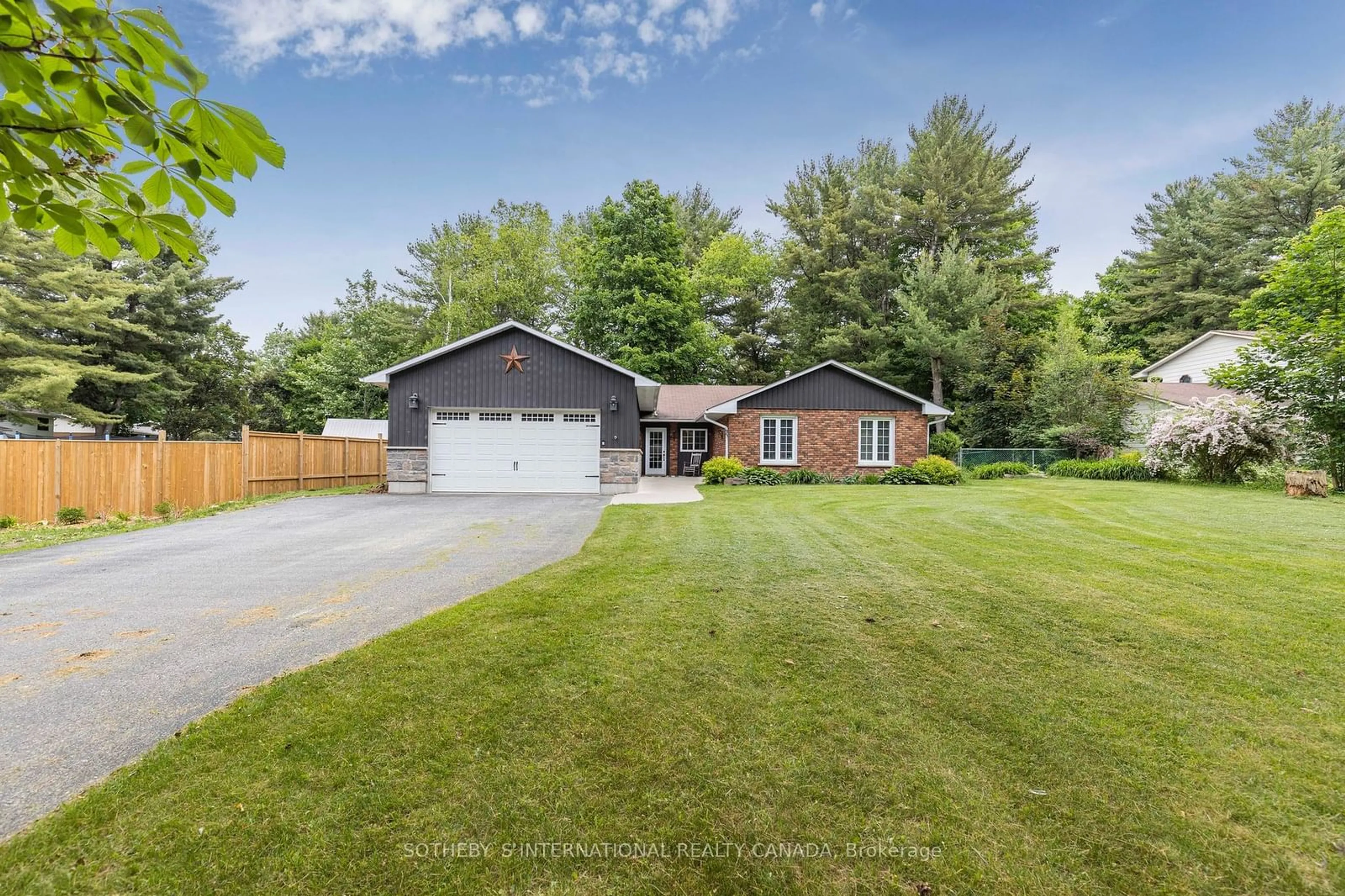 Frontside or backside of a home for 21 Luella Blvd, Springwater Ontario L9X 0X1