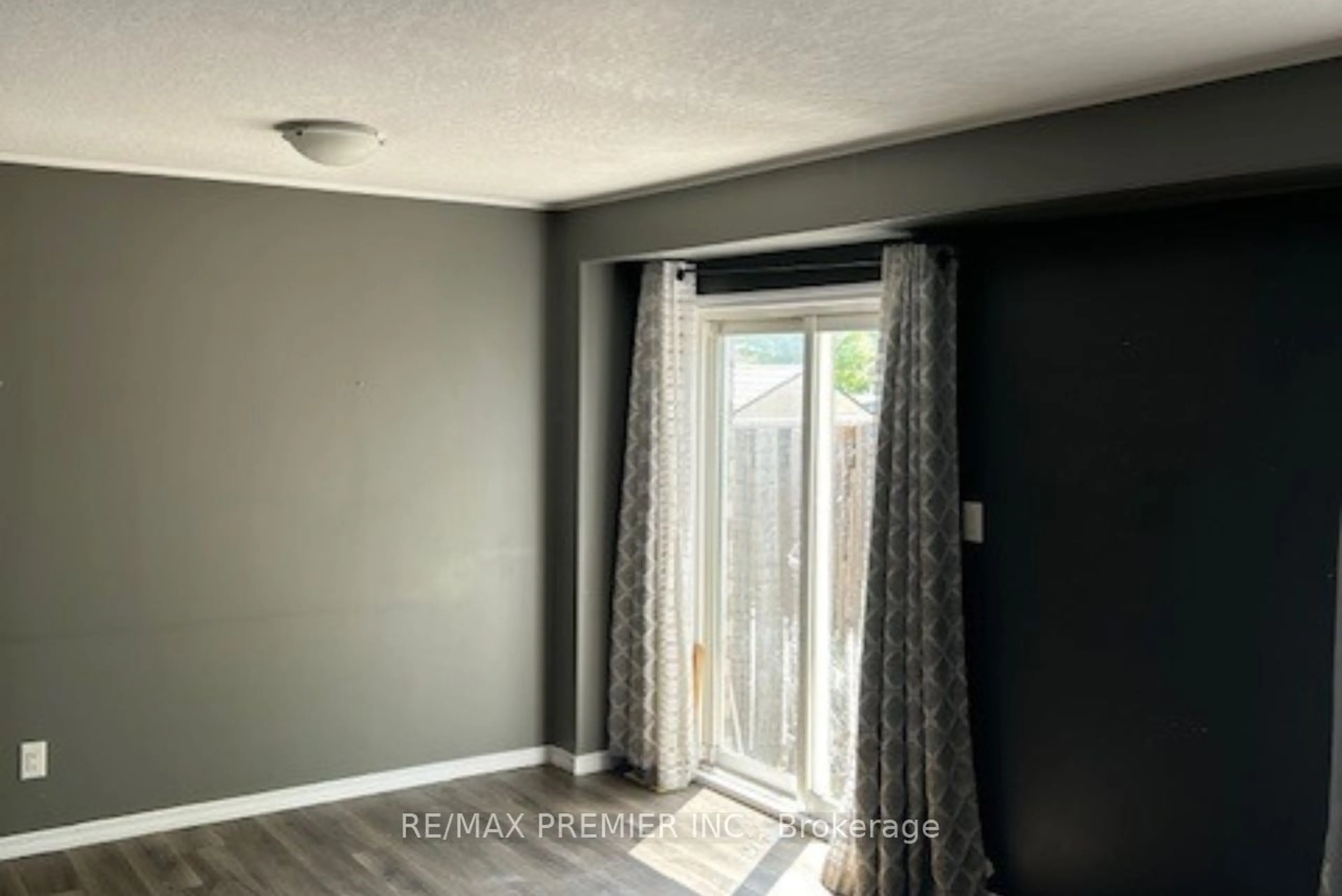 A pic of a room for 75 Prince William Way #6, Barrie Ontario L4M 0A1