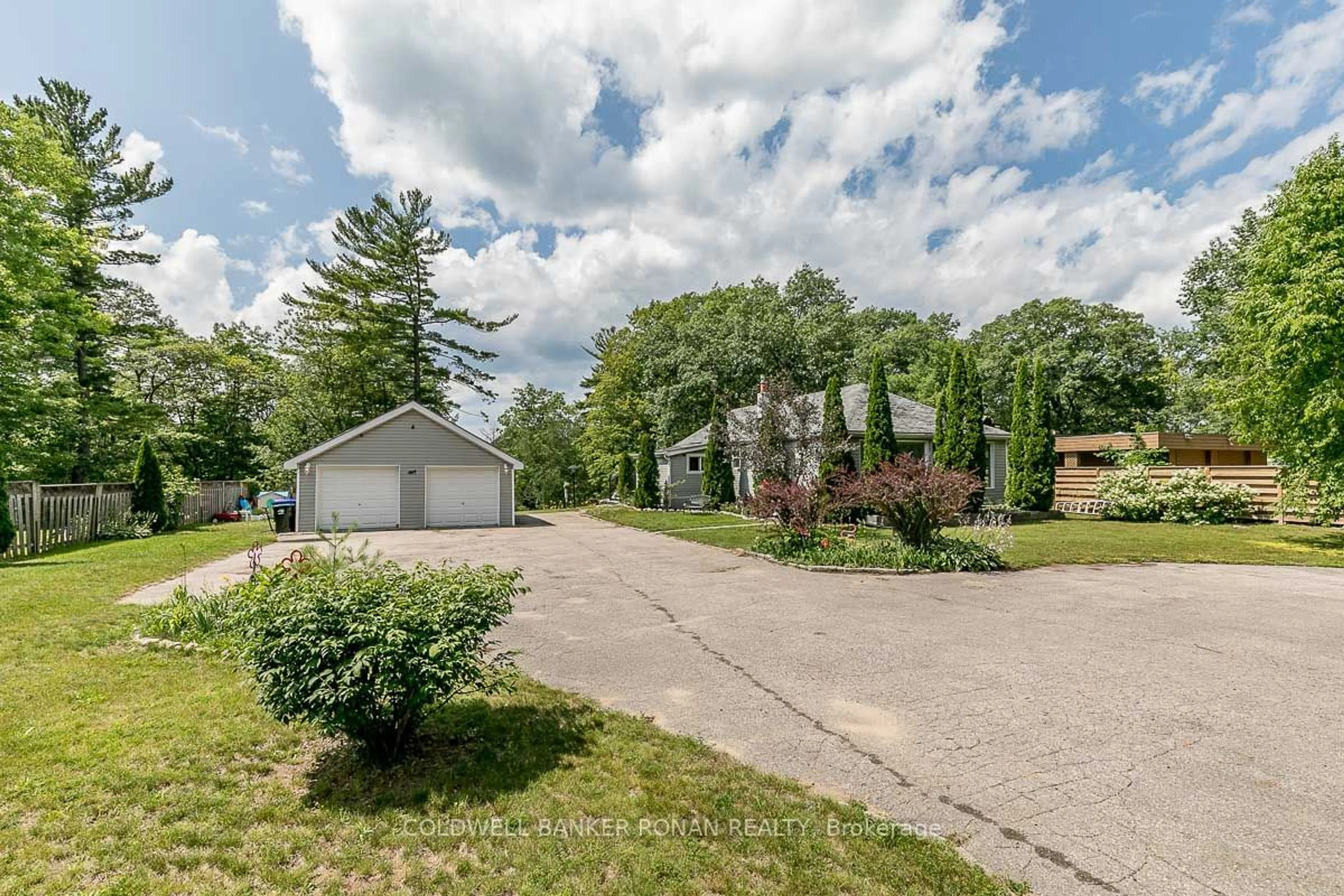 Street view for 244 Oxbow Park Dr, Wasaga Beach Ontario L9Z 2V6