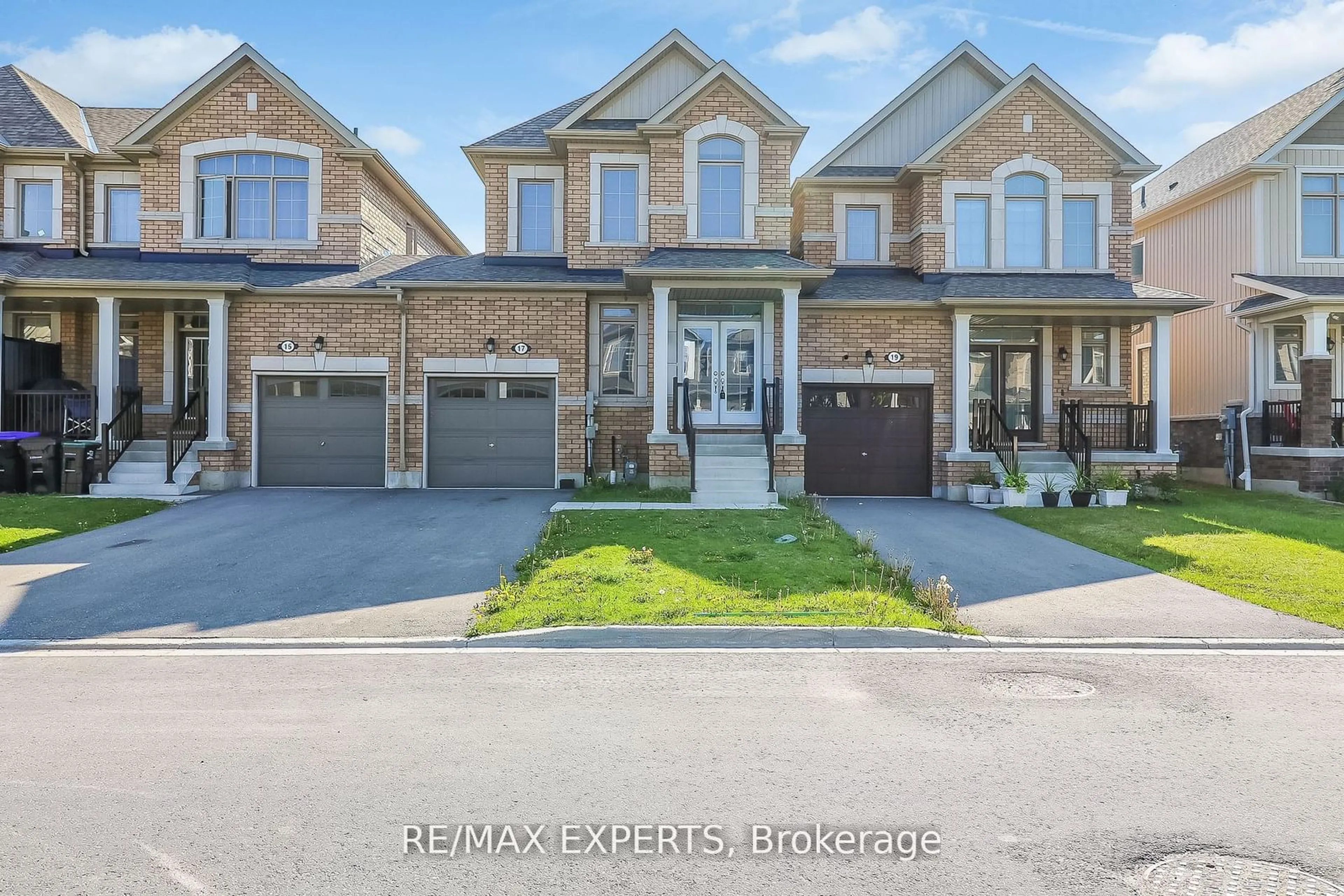 Frontside or backside of a home for 17 Albany St, Collingwood Ontario L9Y 3V3