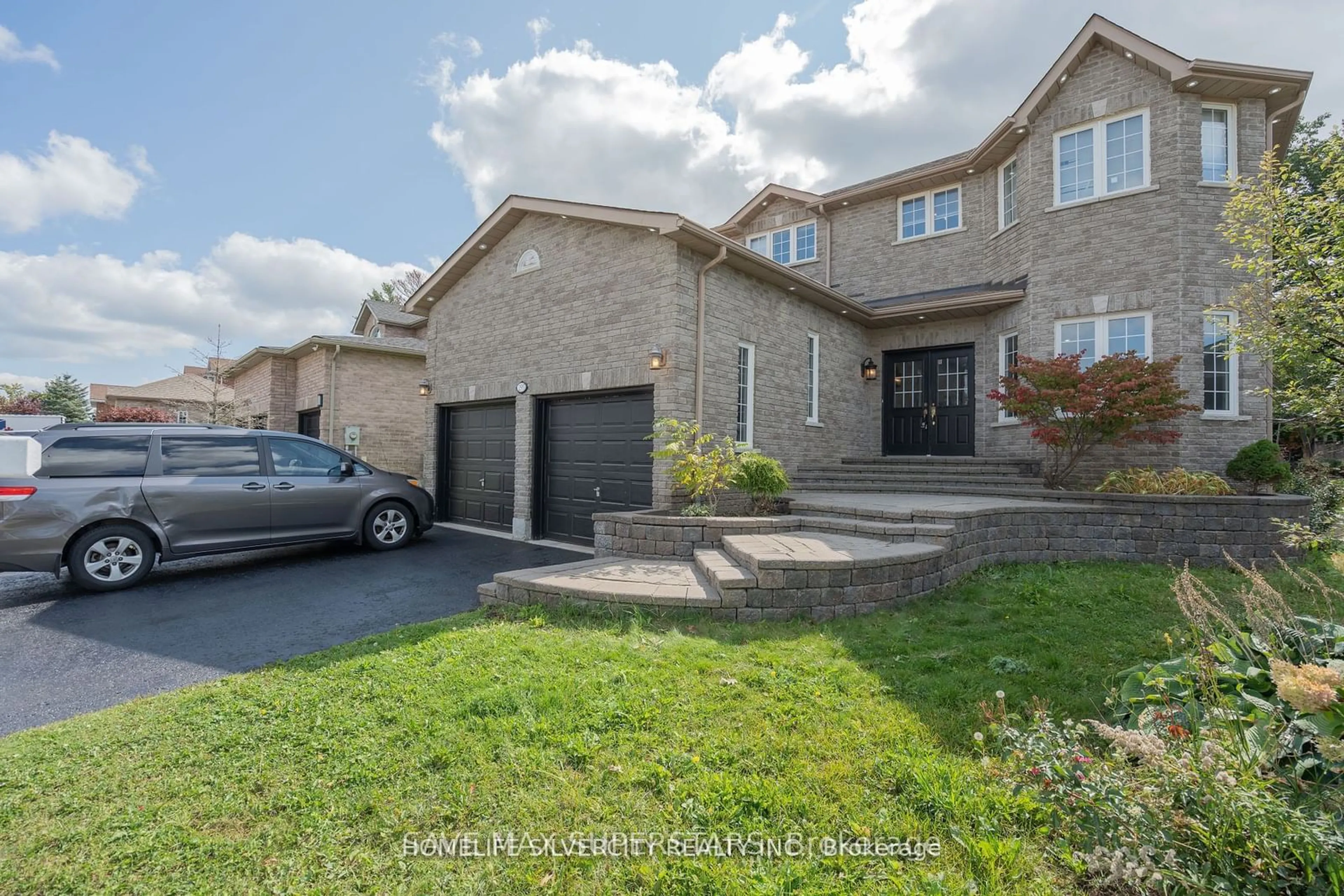 Frontside or backside of a home for 295 Mapleton Ave, Barrie Ontario L4N 5V4