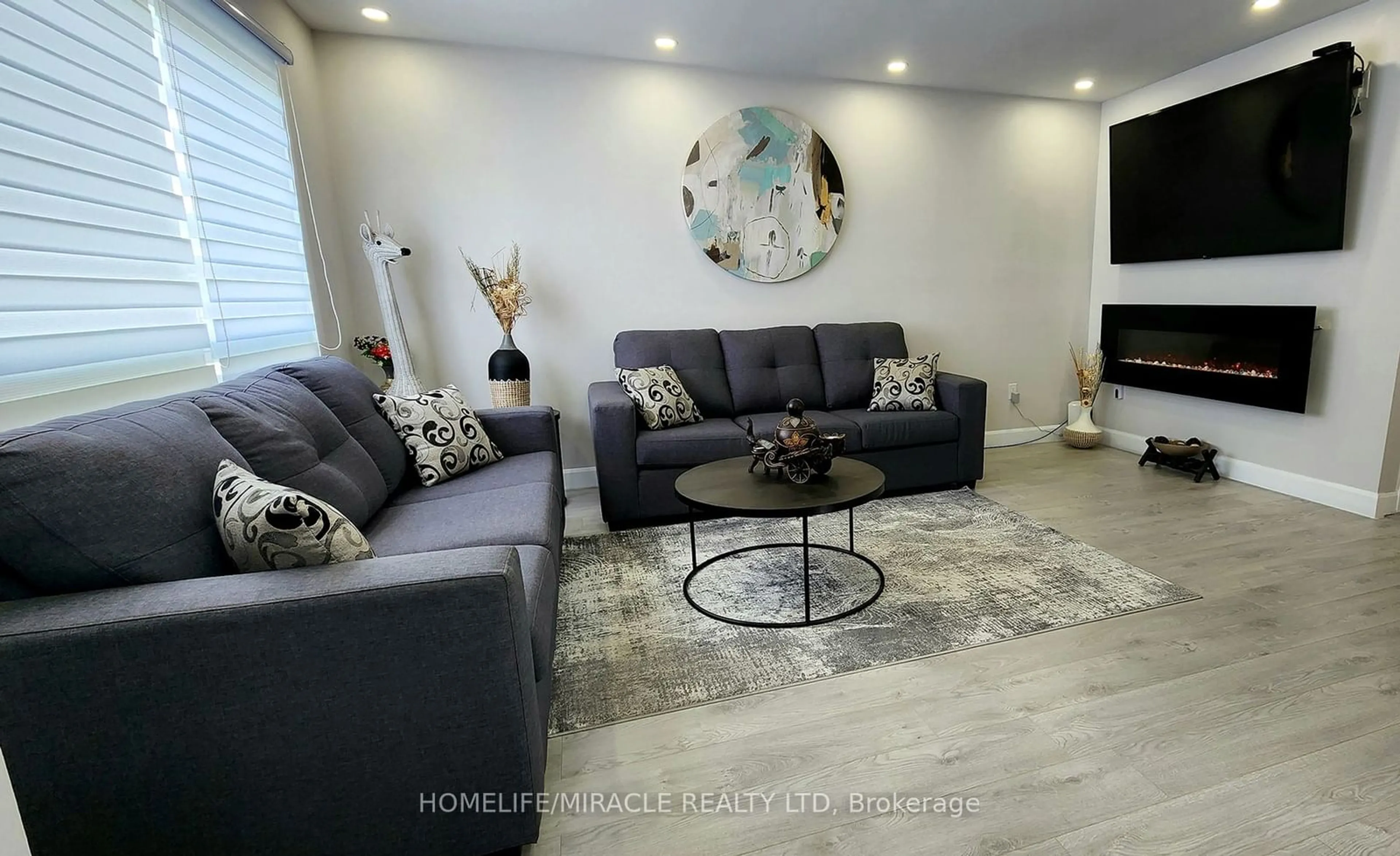 Living room for 14 Herrell Ave, Barrie Ontario L4N 6T5
