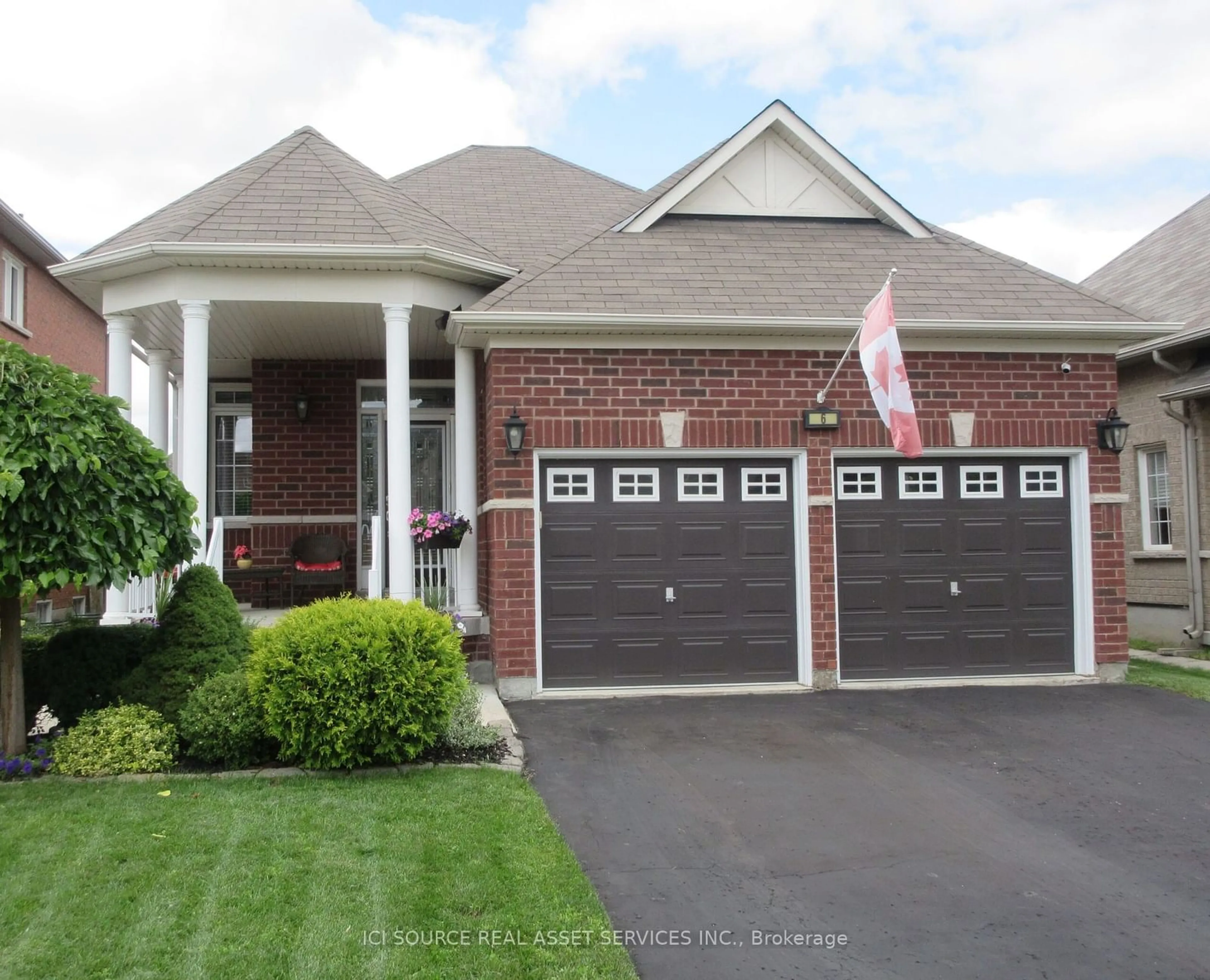 Frontside or backside of a home for 6 Versailles Cres, Barrie Ontario L4M 0B6