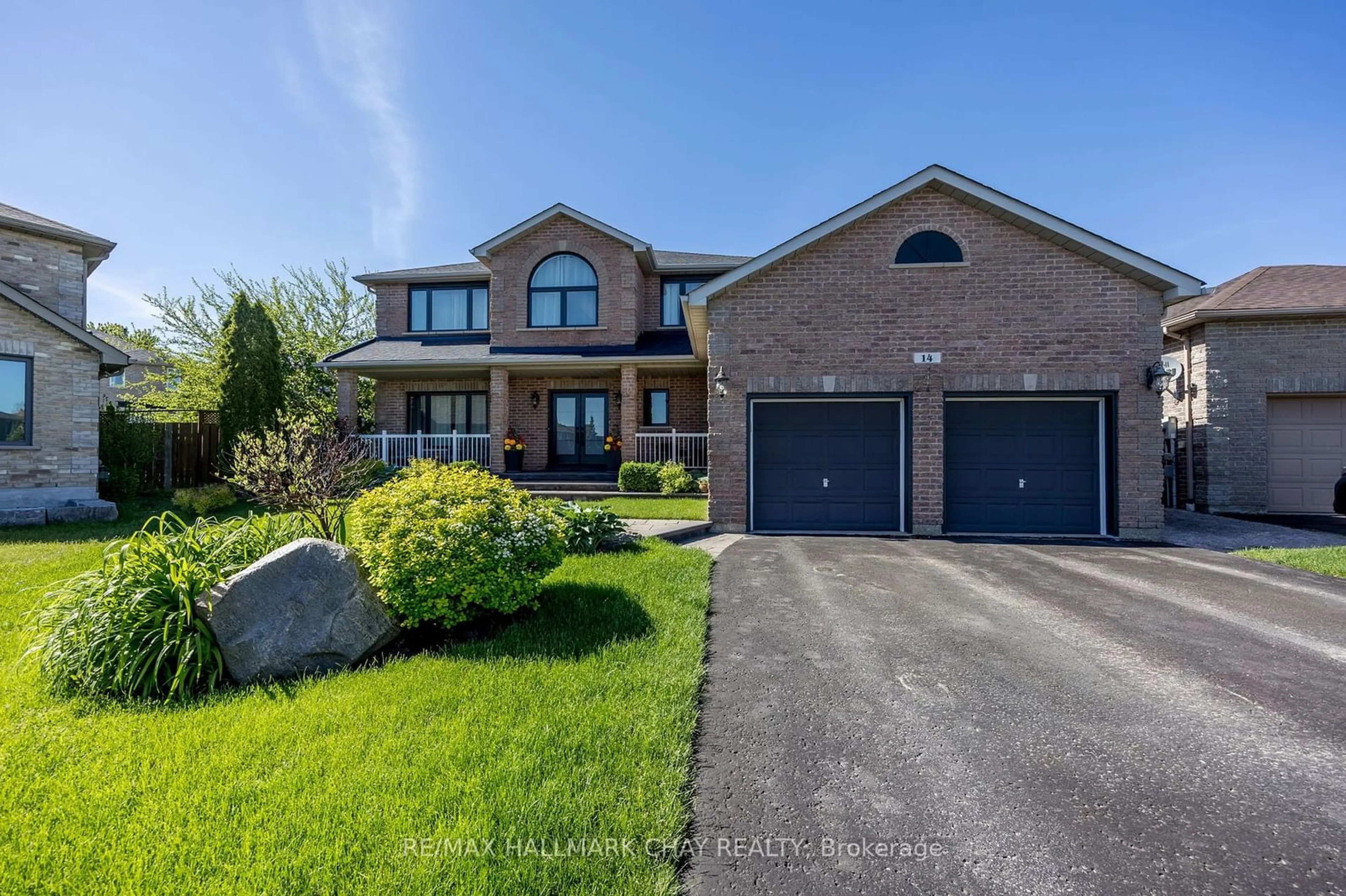 Frontside or backside of a home for 14 Rebecca Crt, Barrie Ontario L4N 0V5