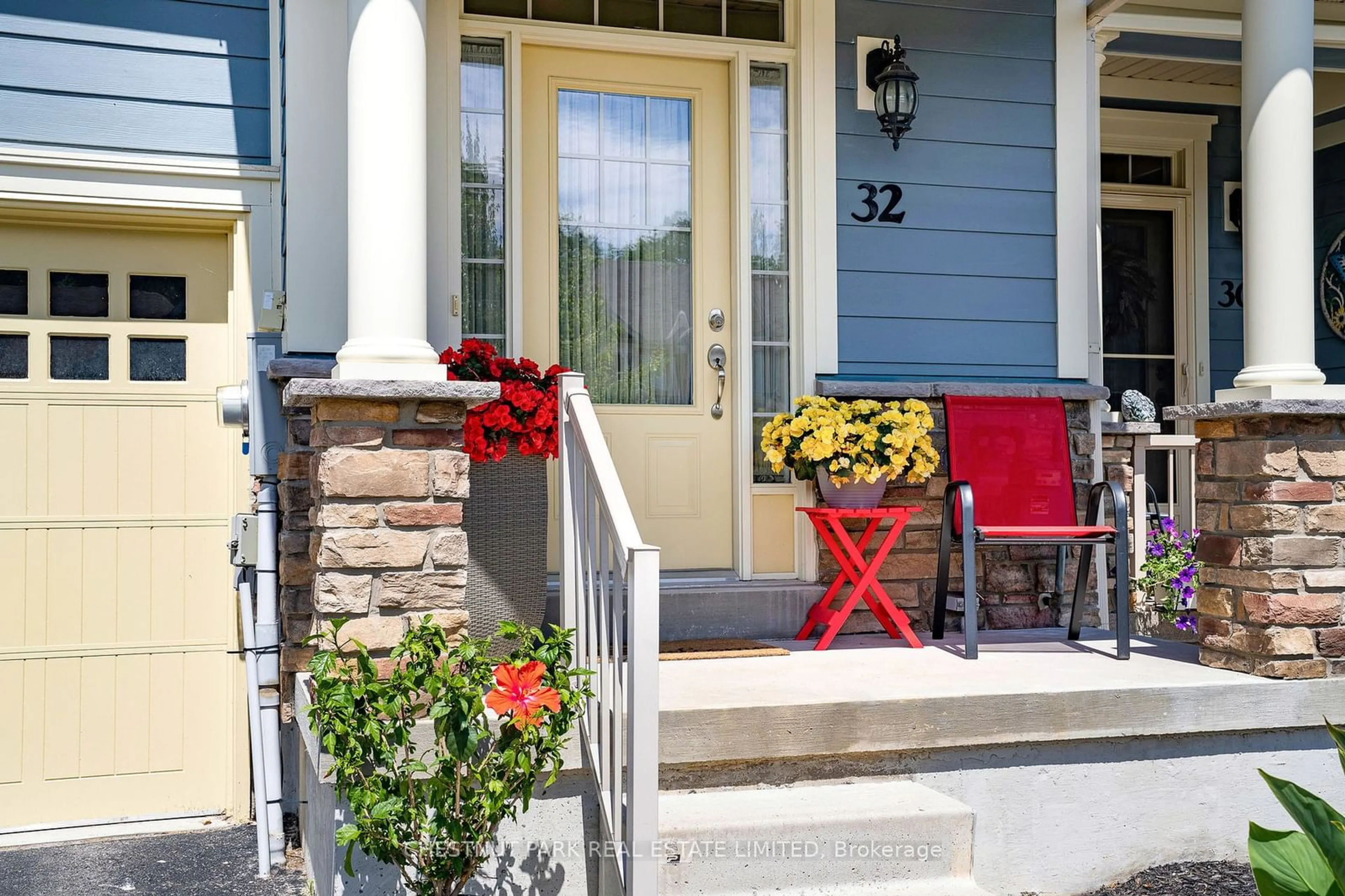 Indoor entryway for 32 Sandy Coast Cres, Wasaga Beach Ontario L9Z 0G1