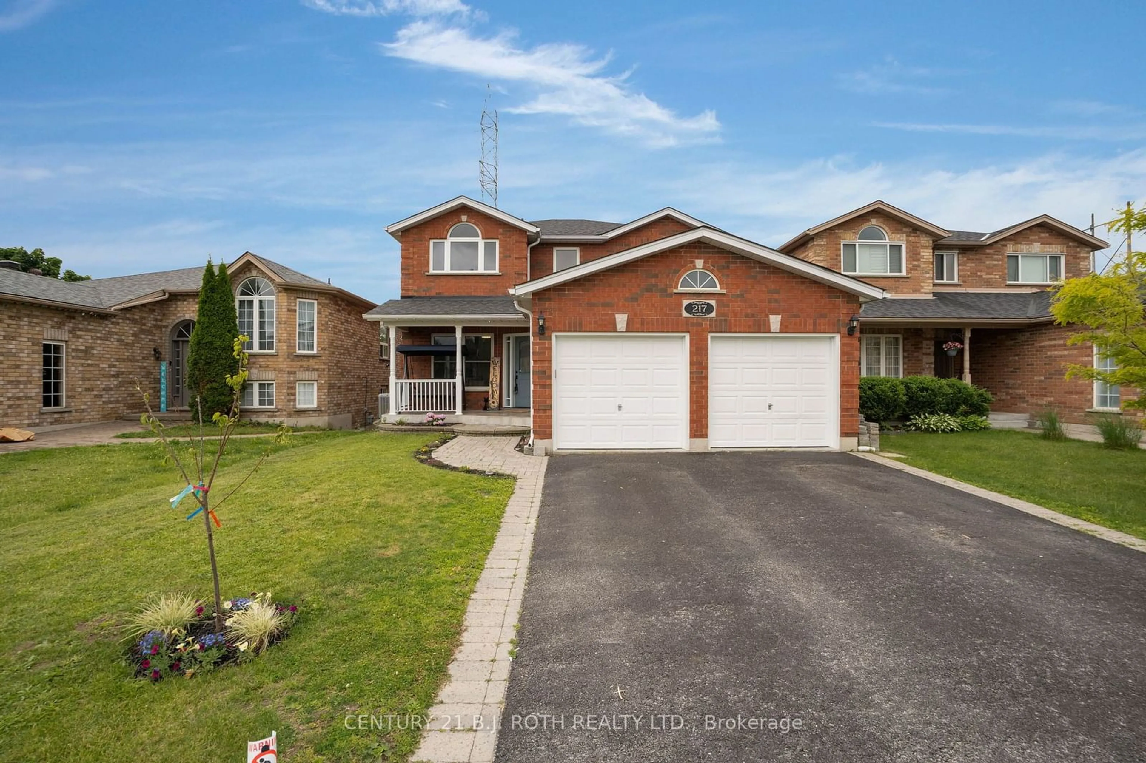 Frontside or backside of a home for 217 PRINGLE Dr, Barrie Ontario L4N 0P5