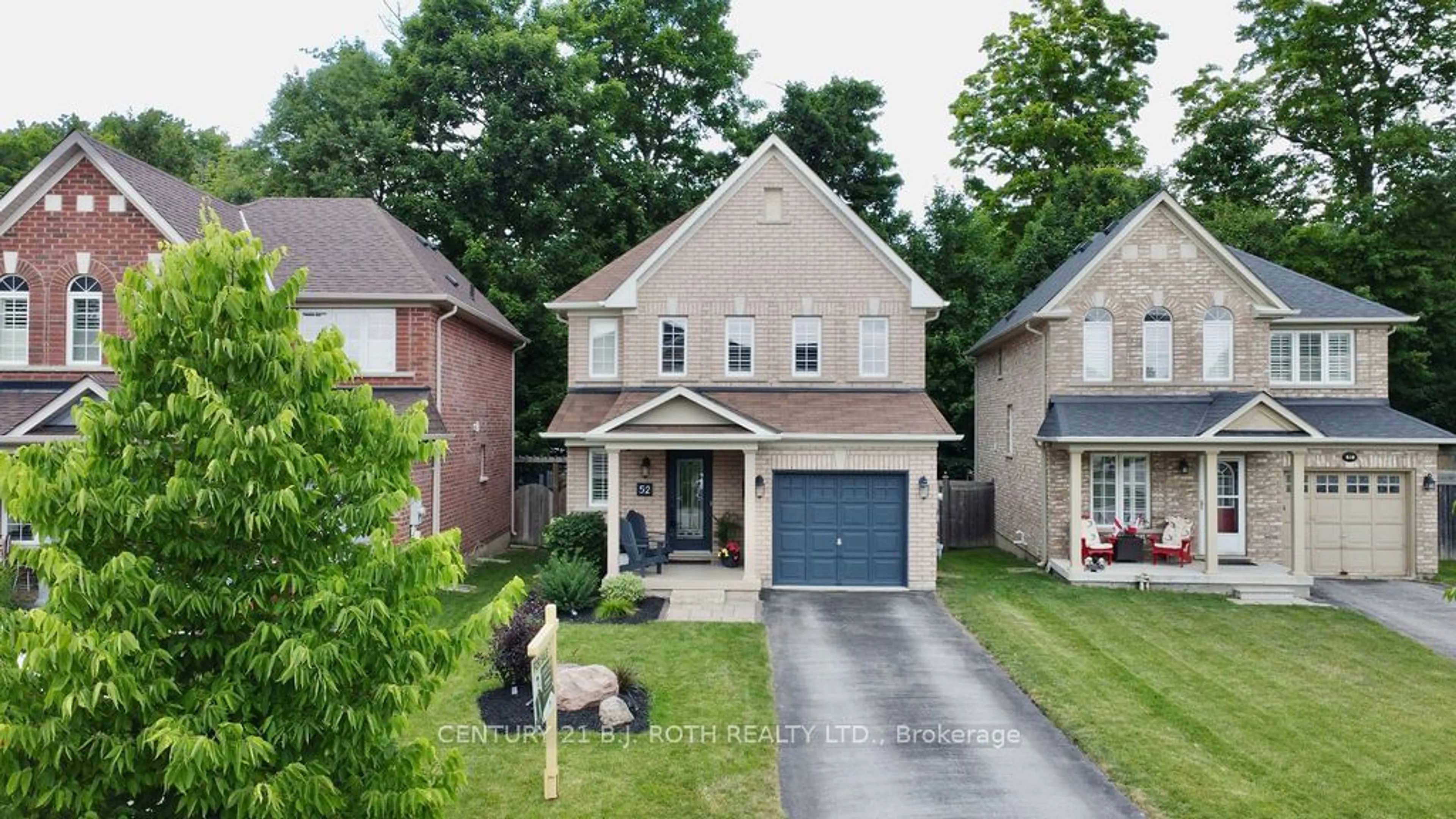 Frontside or backside of a home for 52 Versailles Cres, Barrie Ontario L4M 0B8