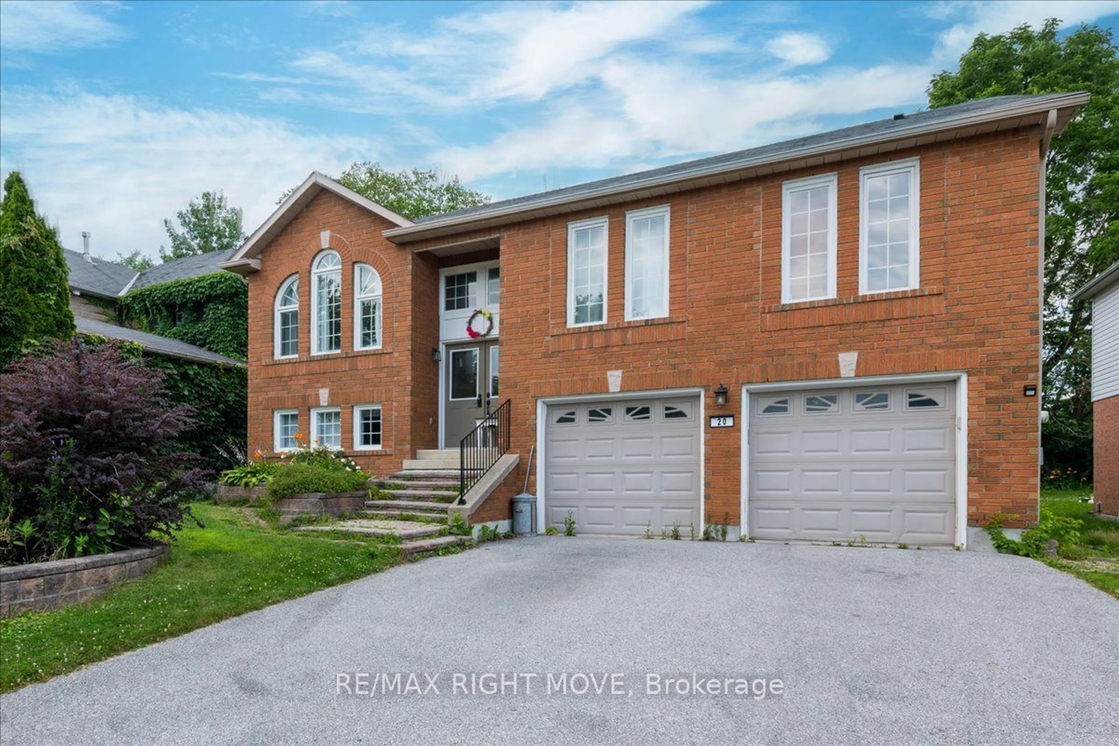 Frontside or backside of a home for 20 Frontier Ave, Orillia Ontario L3V 7S8