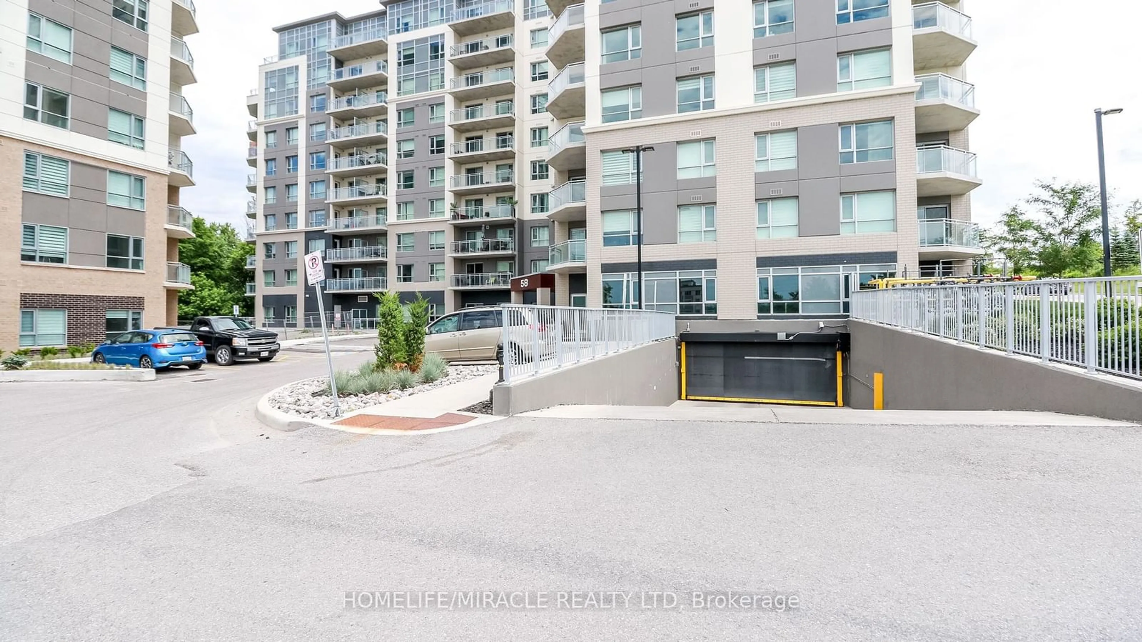 A pic from exterior of the house or condo for 58 Lakeside Terr #501, Barrie Ontario L4M 0L5