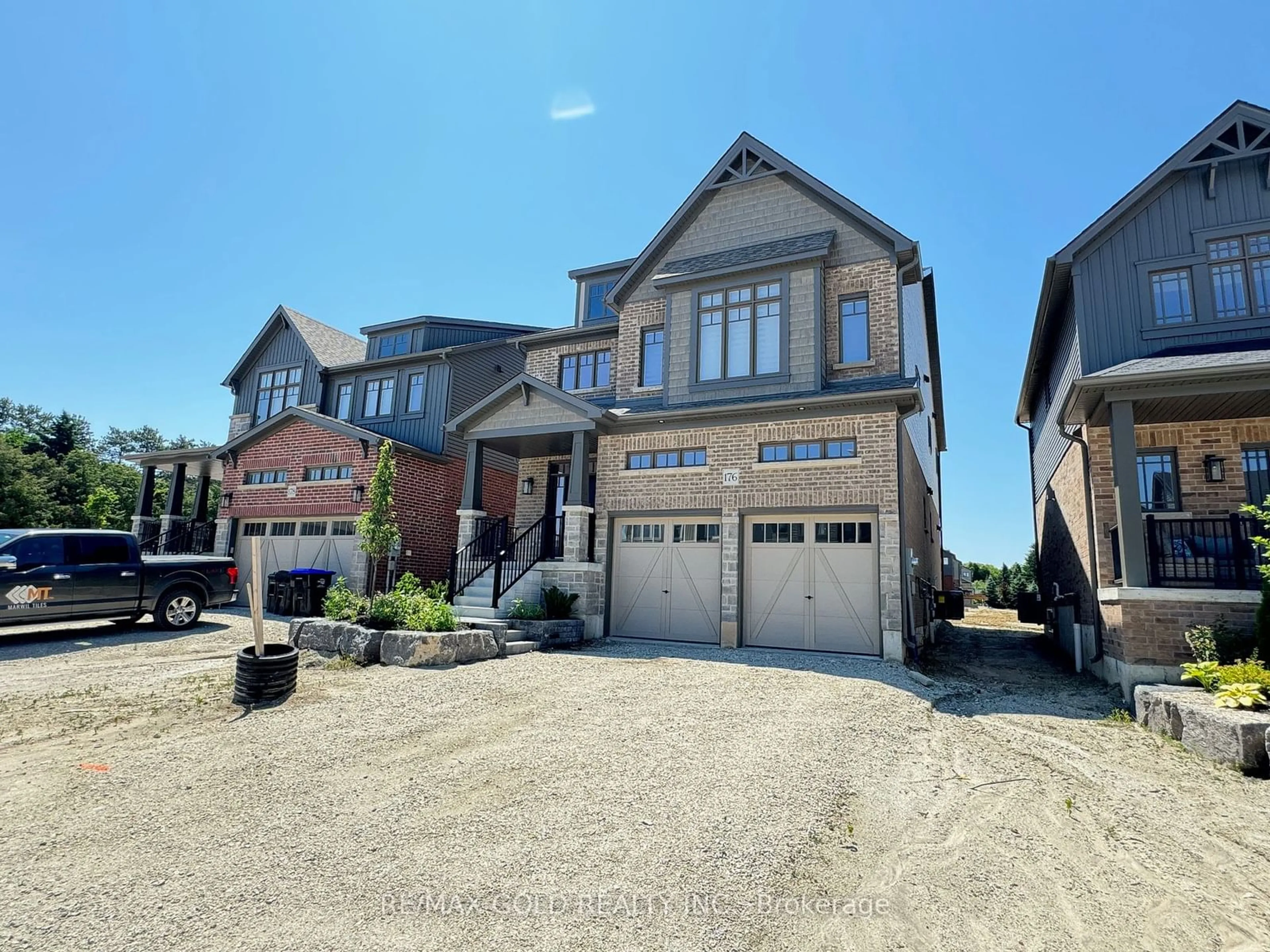 Frontside or backside of a home for 176 Plewes Dr, Collingwood Ontario L6Y 0E9
