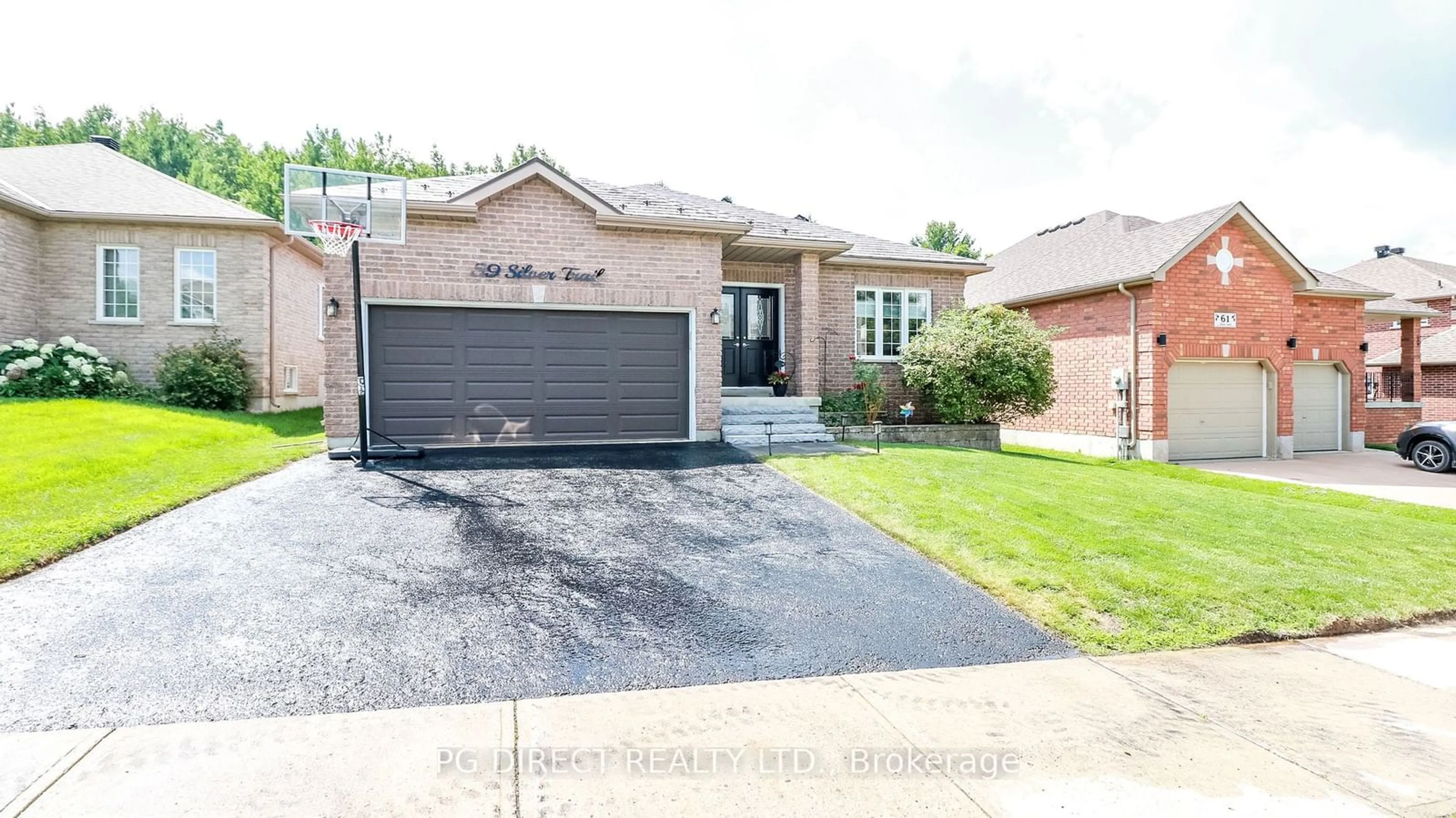 Home with brick exterior material for 59 Silver Tr, Barrie Ontario L4N 3P2