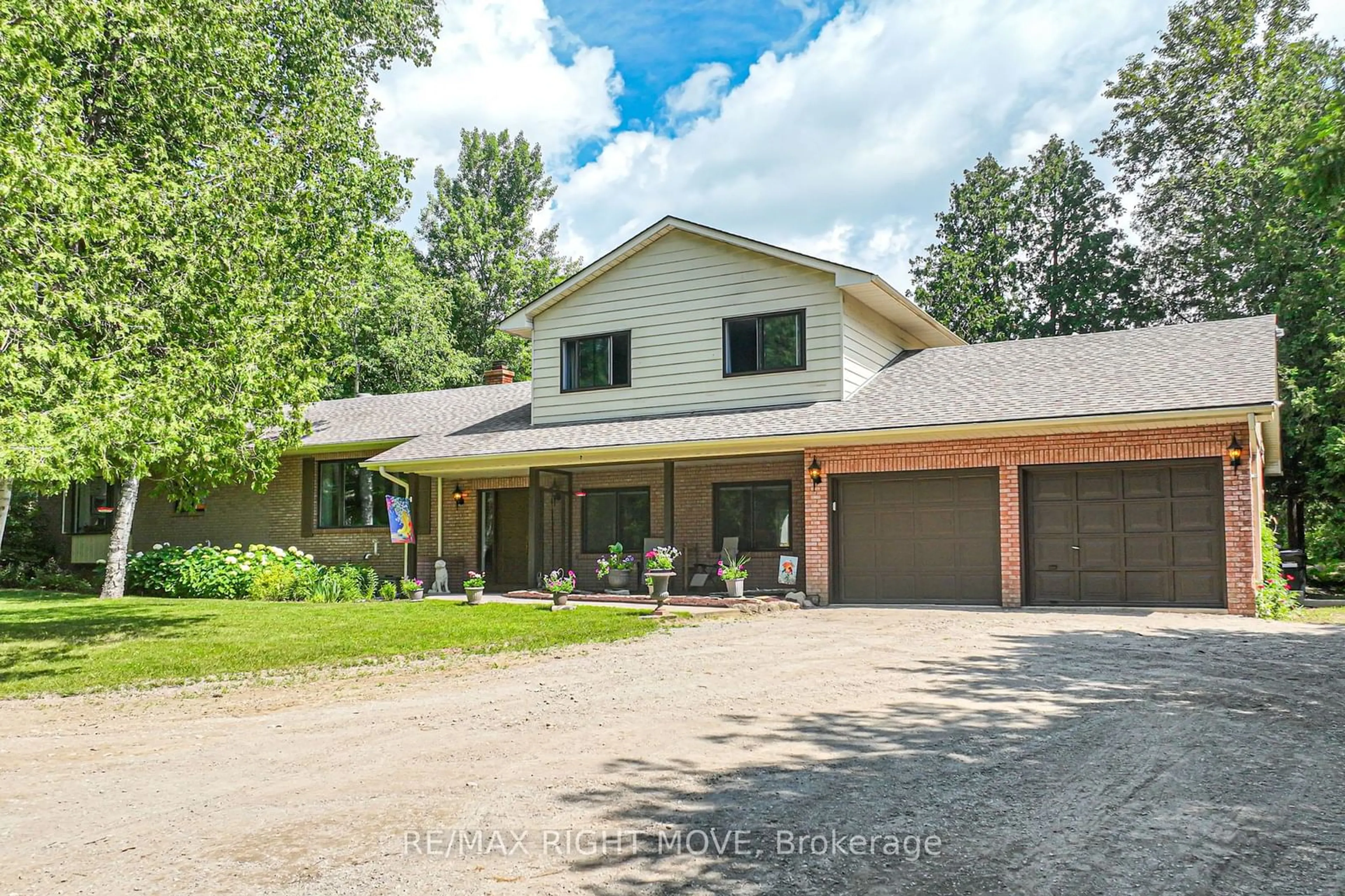 Frontside or backside of a home for 2703 Triple Bay Rd, Tay Ontario L0K 1R0