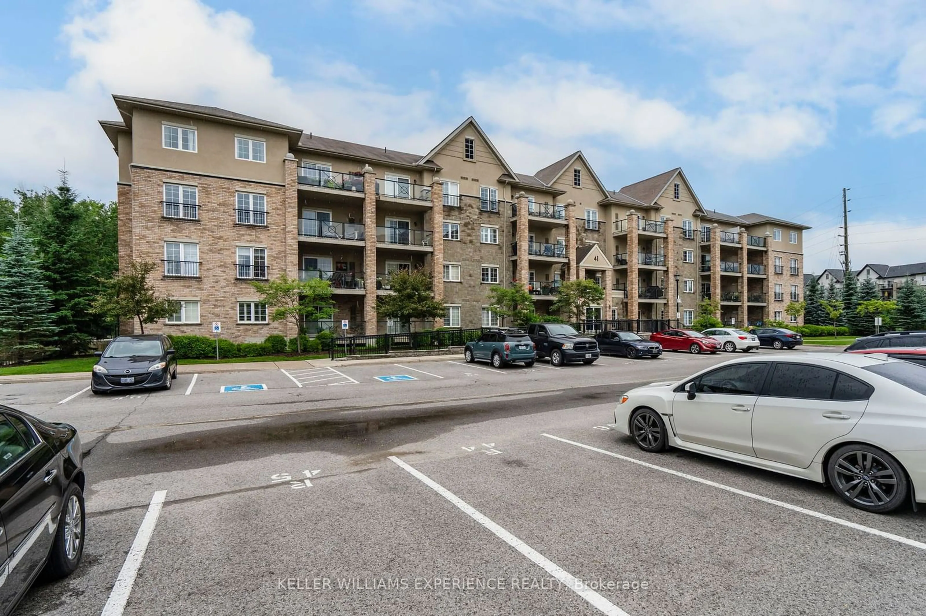 A pic from exterior of the house or condo for 41 Ferndale Dr #305, Barrie Ontario L4N 5T6